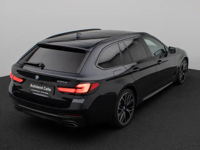 BMW 5 Series view 7