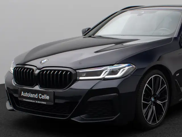 BMW 5 Series view 18