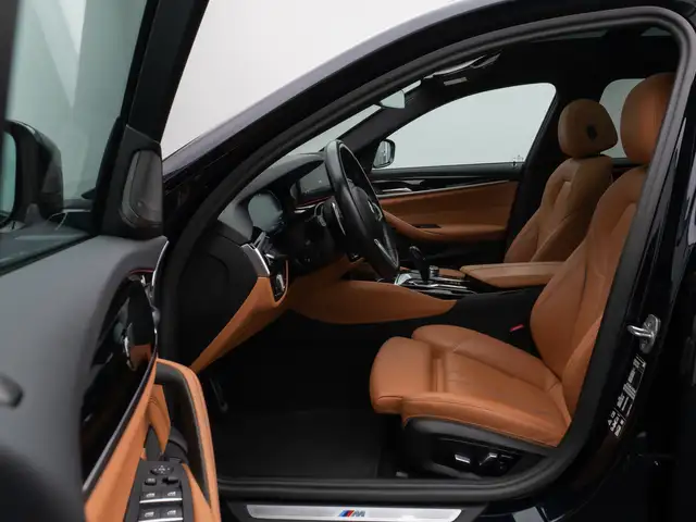 BMW 5 Series view 20