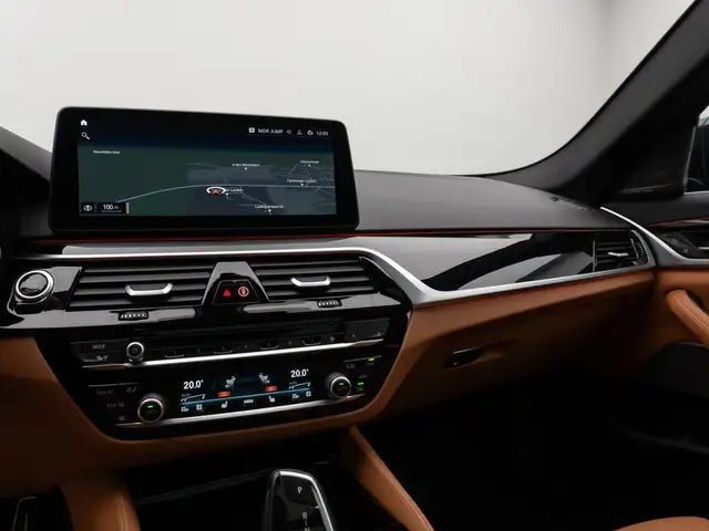 BMW 5 Series view 22
