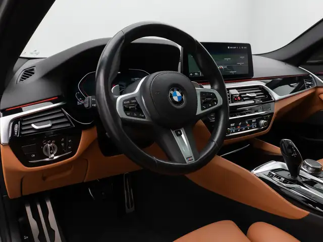BMW 5 Series view 21