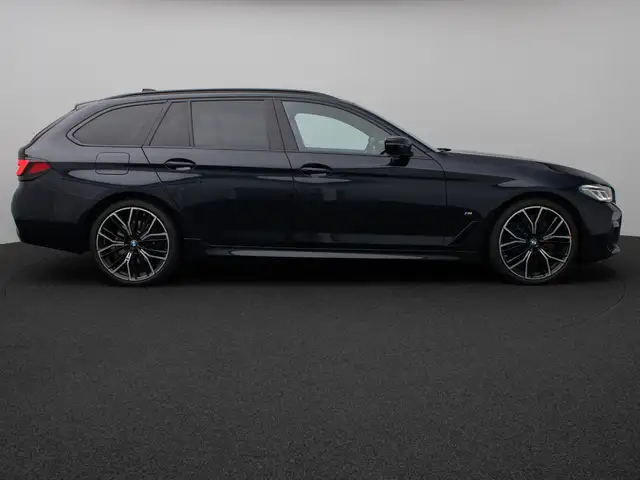 BMW 5 Series view 5