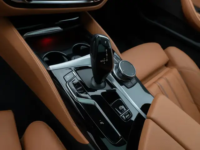 BMW 5 Series view 23