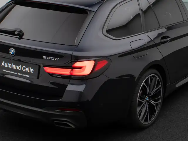 BMW 5 Series view 16