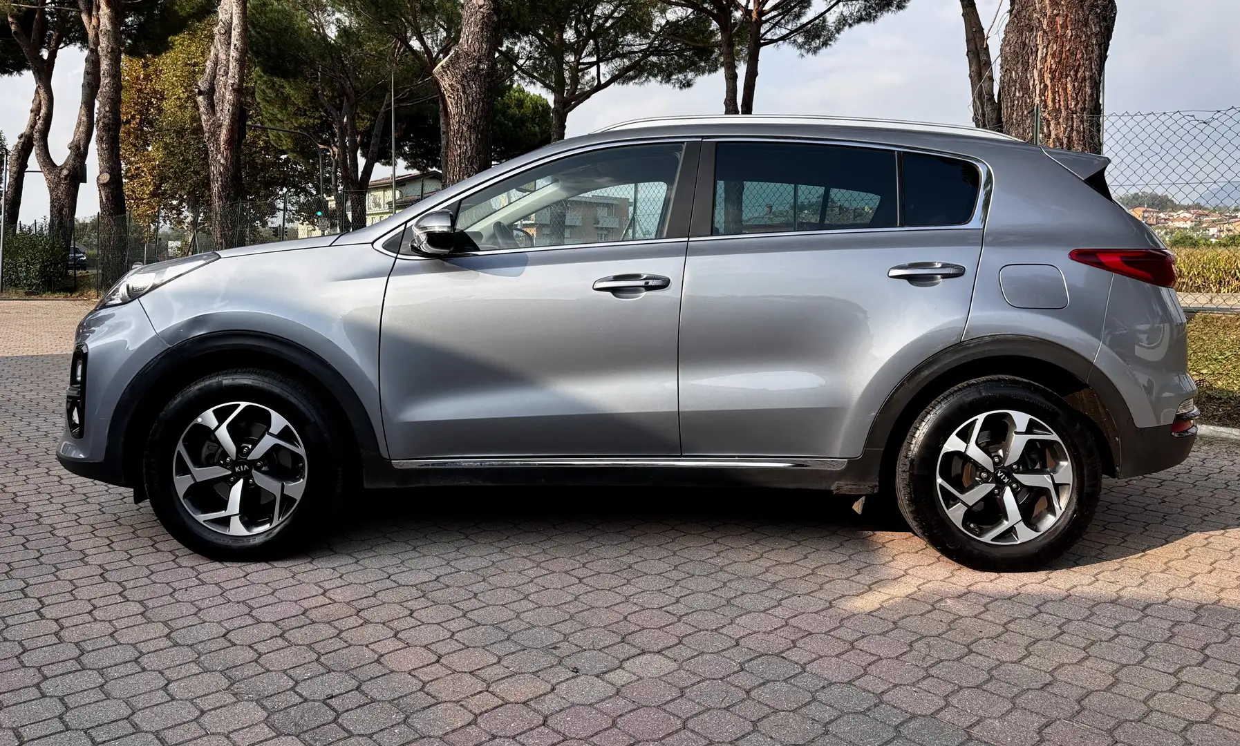 Kia Sportage Sportage IV 1.6 gdi Energy 2wd *SEGNI CARROZZERIA* Grigio - 2