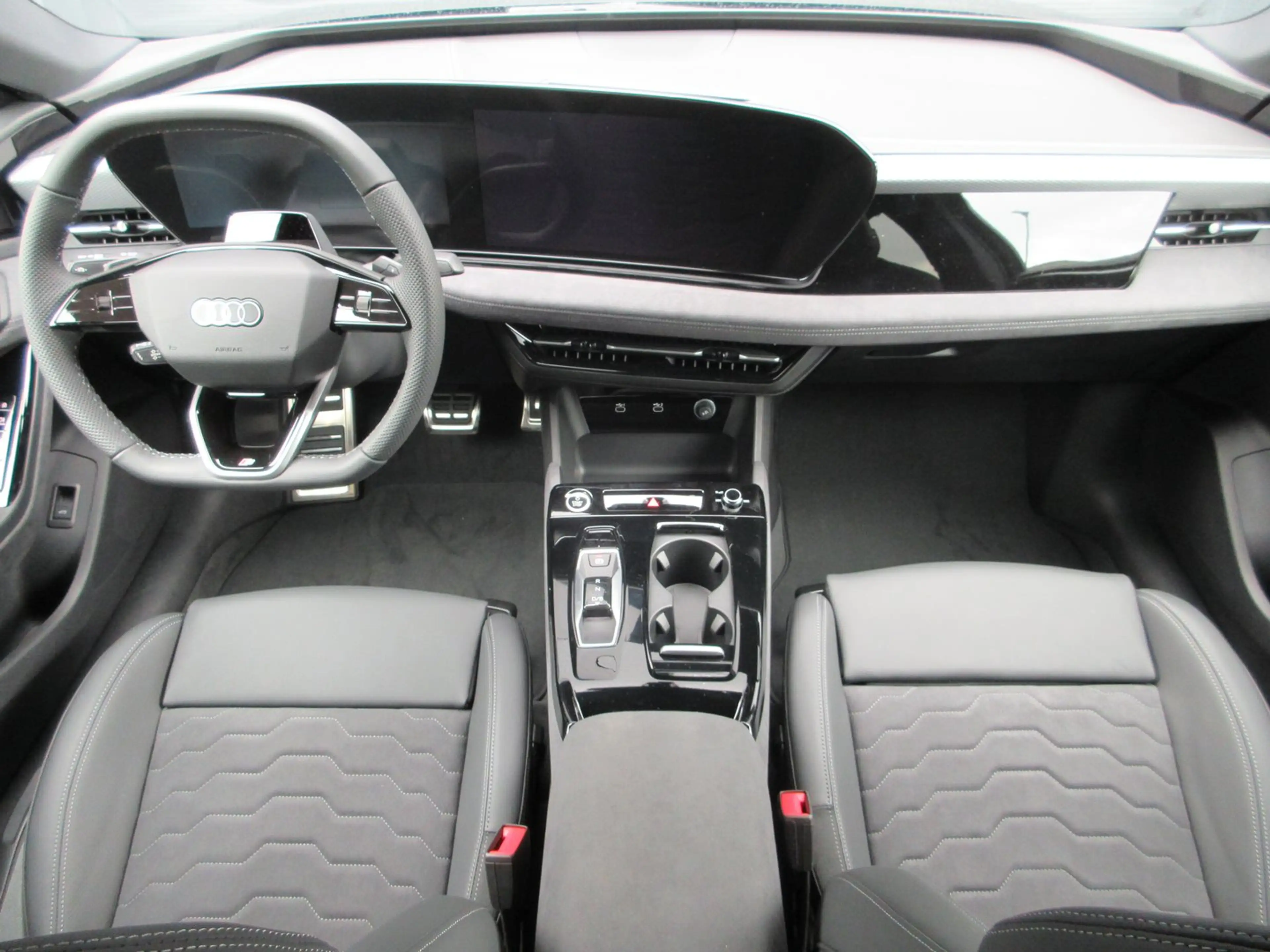 Audi A6 e-tron — photo 12