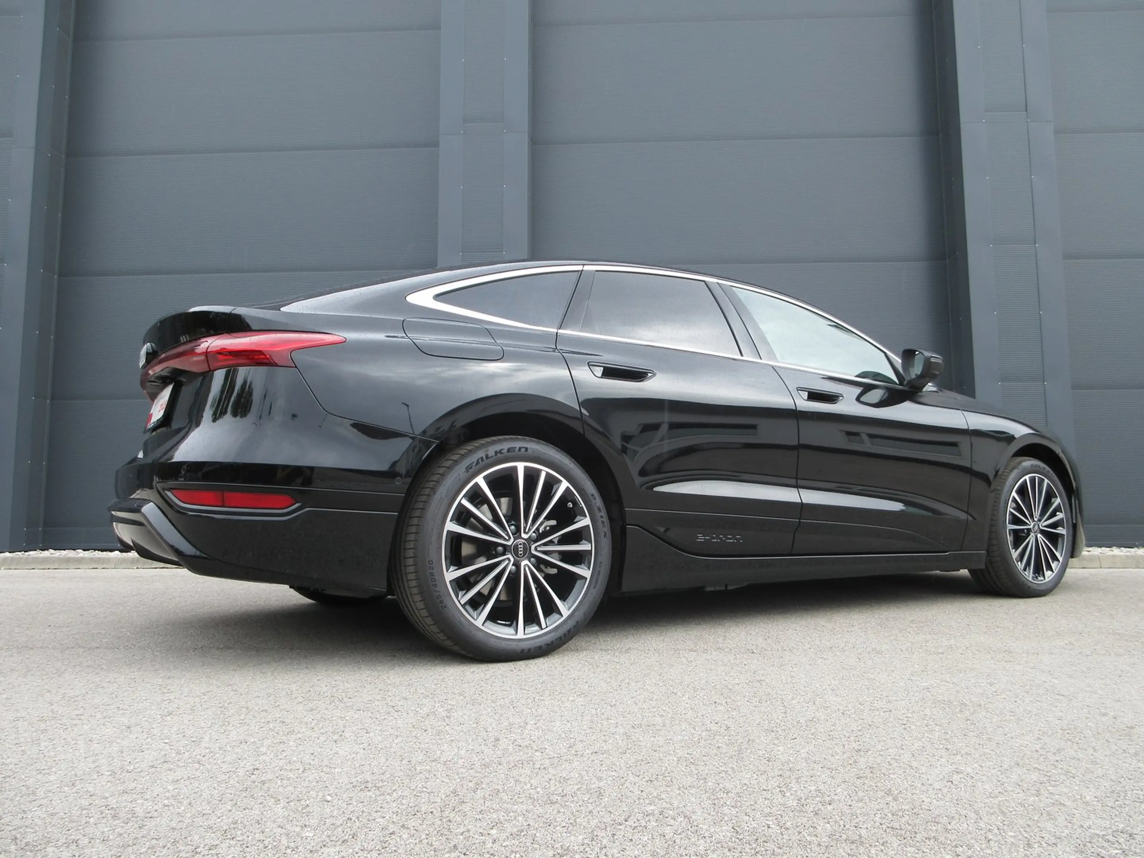 Audi A6 e-tron — photo 9