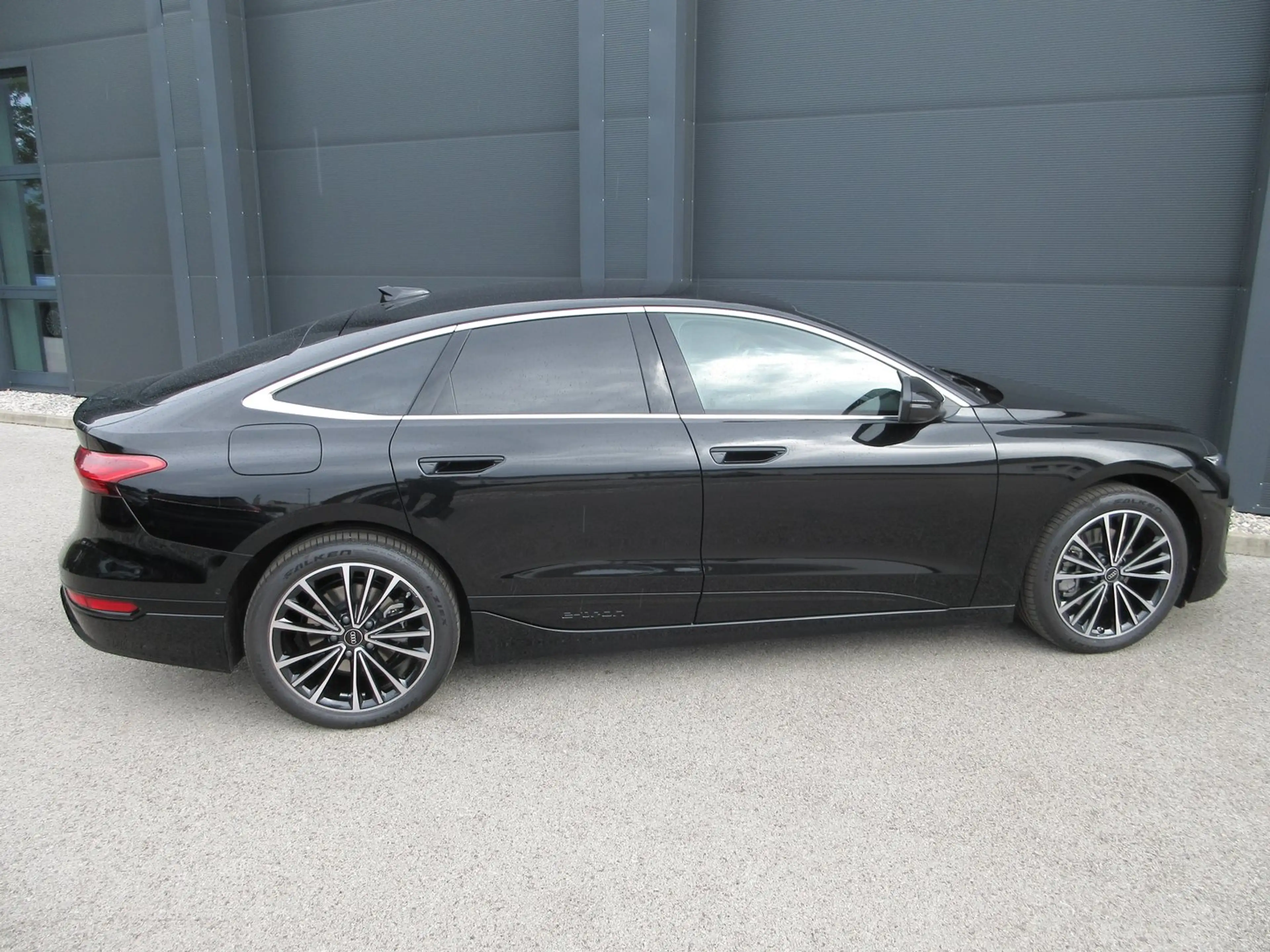 Audi A6 e-tron — photo 7