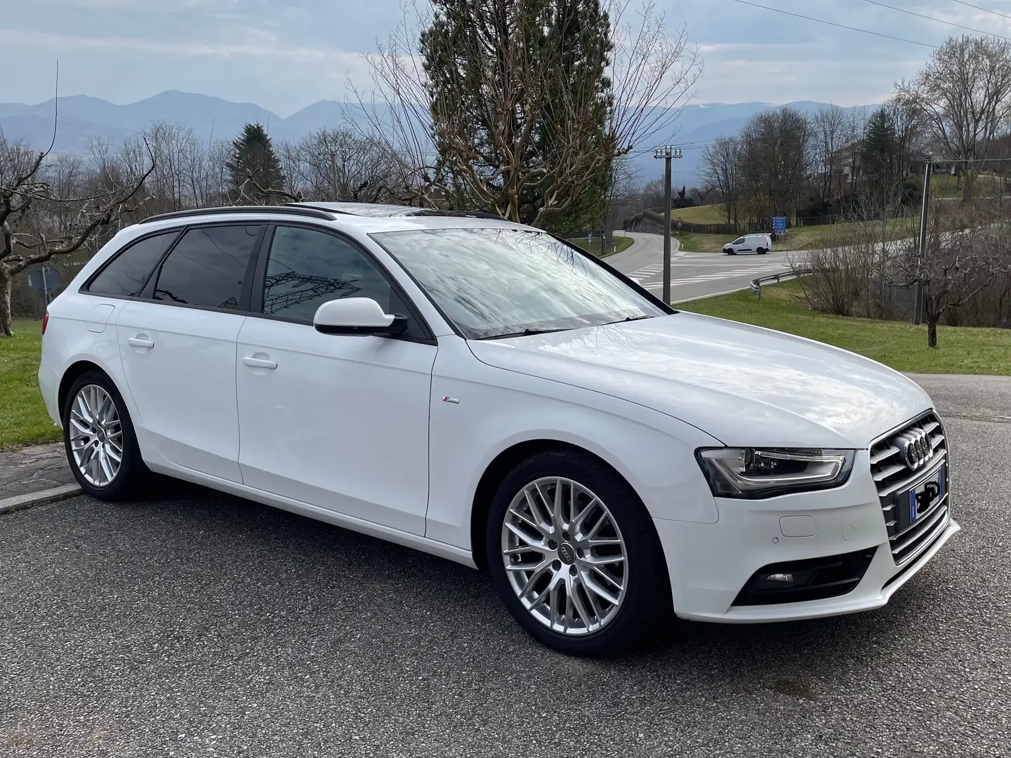 Audi A4 S-Line Bianco - 1