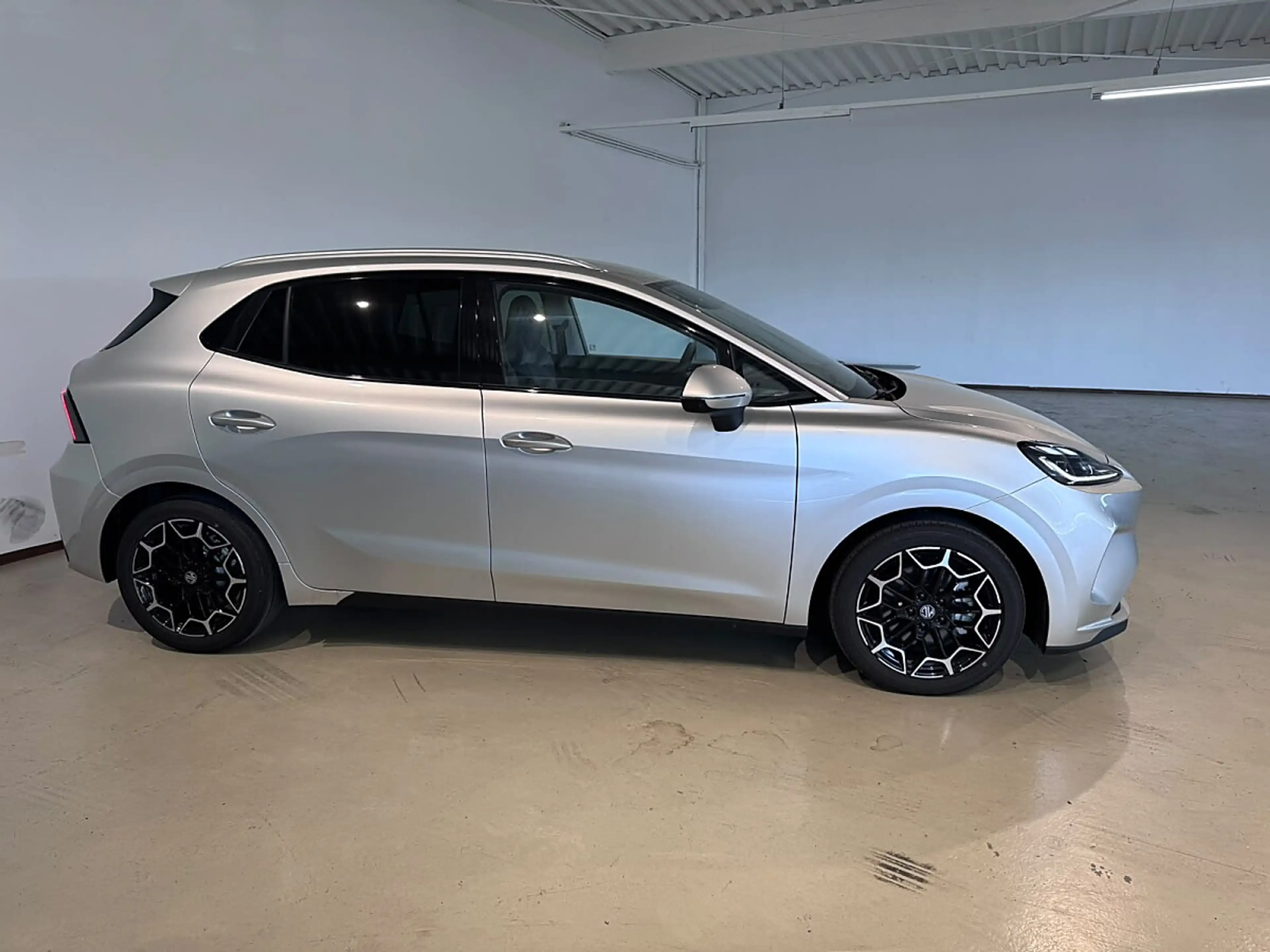 MG MG4 EV Urban 54 kWh Luxury *Besichtigen bei uns in ... — photo 3