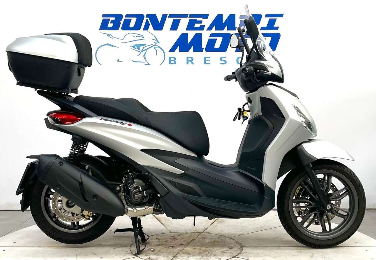 Piaggio Beverly 300 + BAULETTO