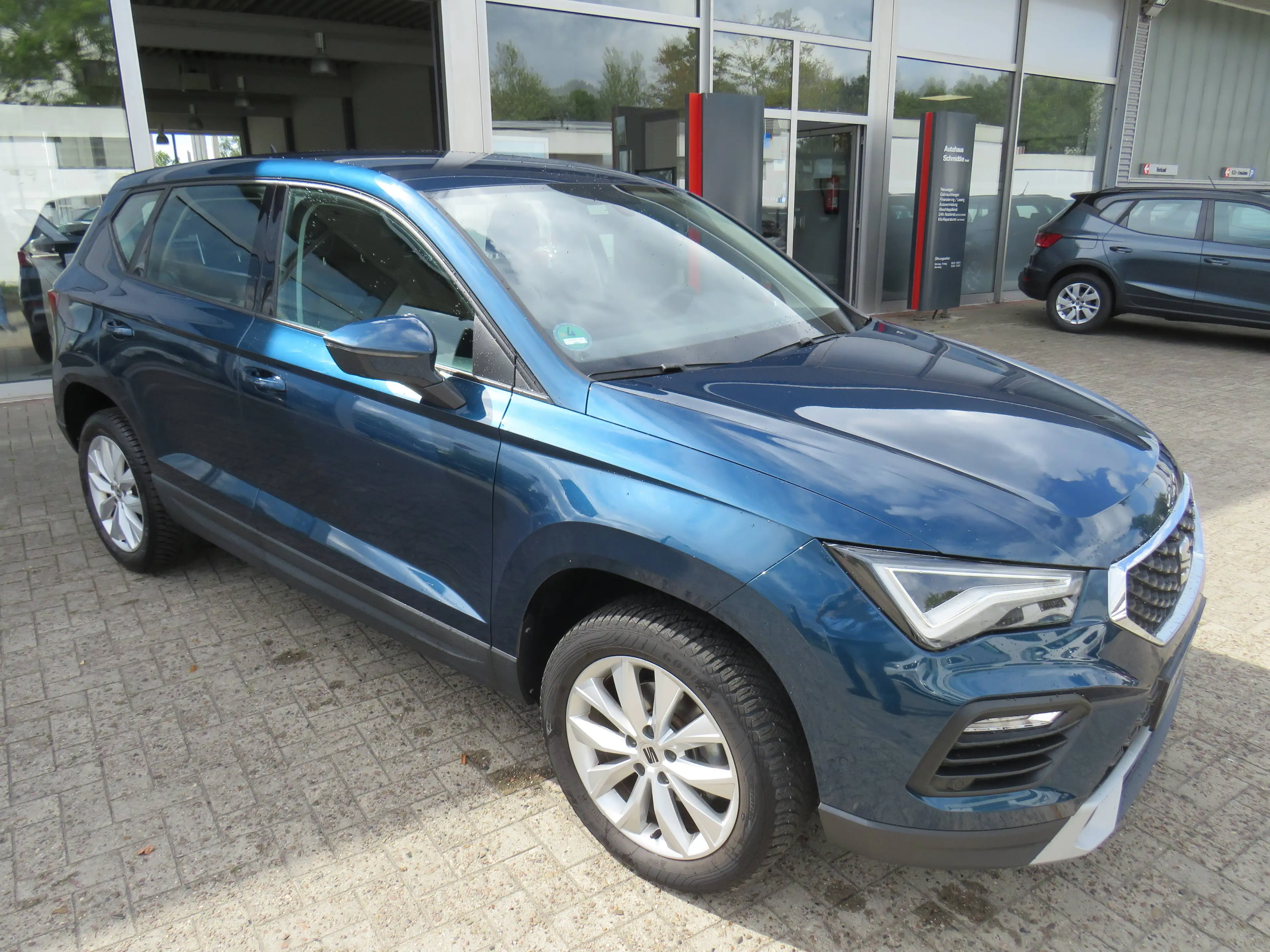 SEAT Ateca 1.5 TSI Style*AHK*Navi*Carplay*Ganzj.Reifen*1Hd — photo 2