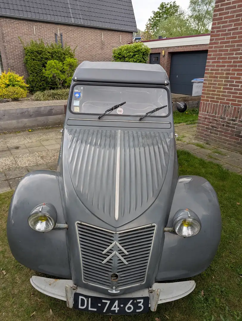 Citroen 2CV Ribbelkap, zelfmoorddeurtjes,centrifugaalkoppeling Gris - 1