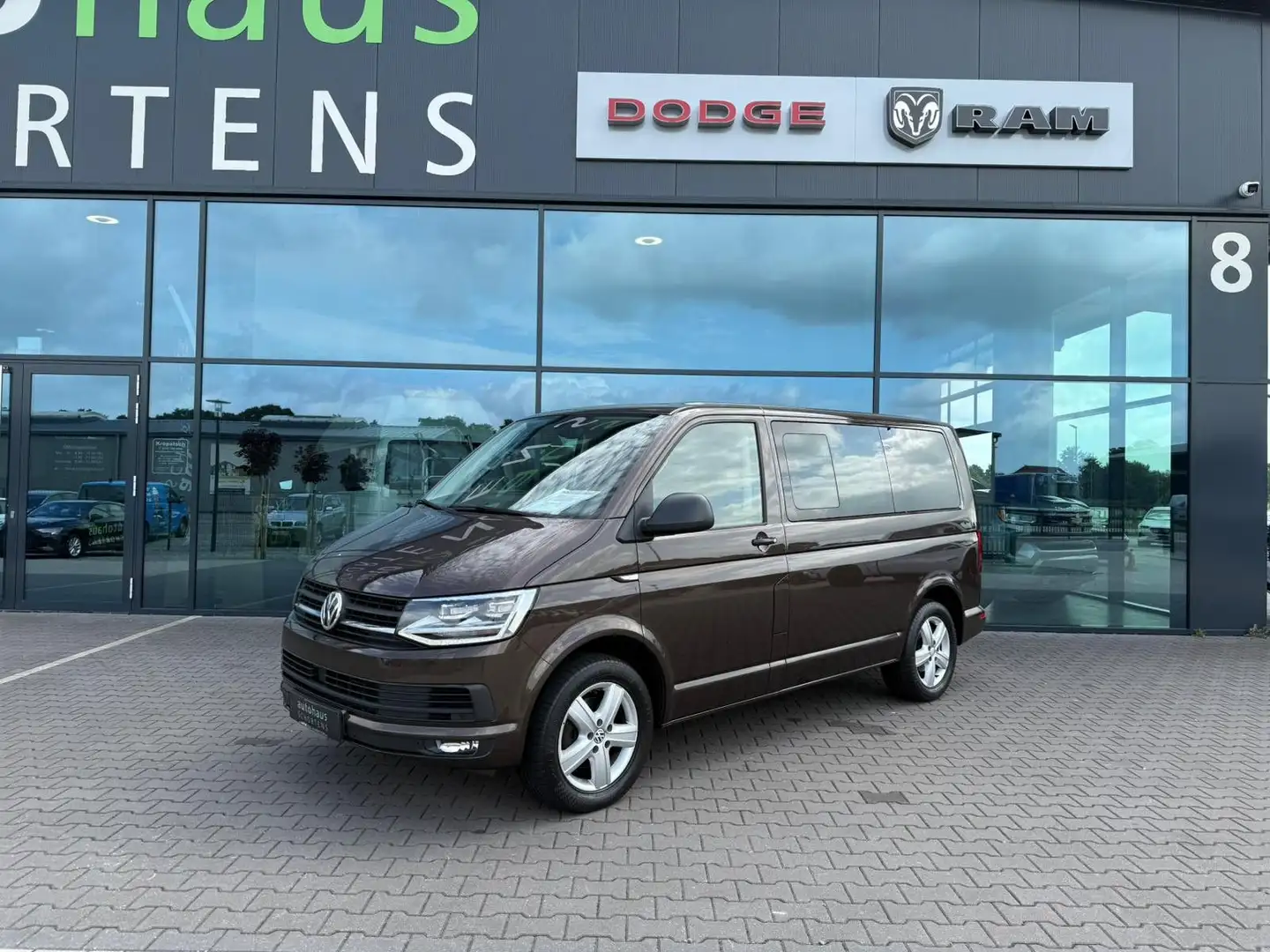 Volkswagen T6 Multivan DSG LED AHK Standhzg. Schiebedach Barna - 1