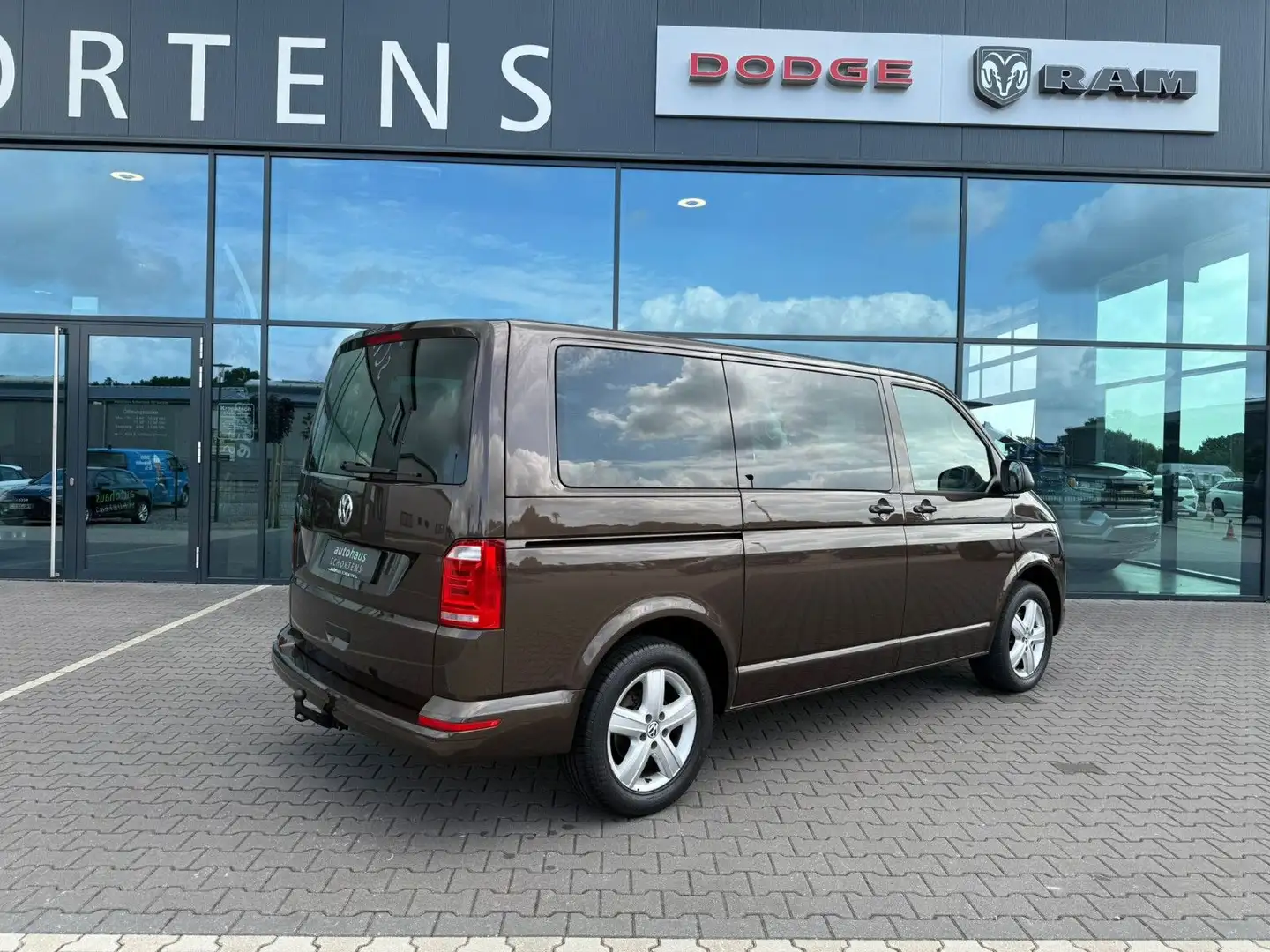 Volkswagen T6 Multivan DSG LED AHK Standhzg. Schiebedach Barna - 2
