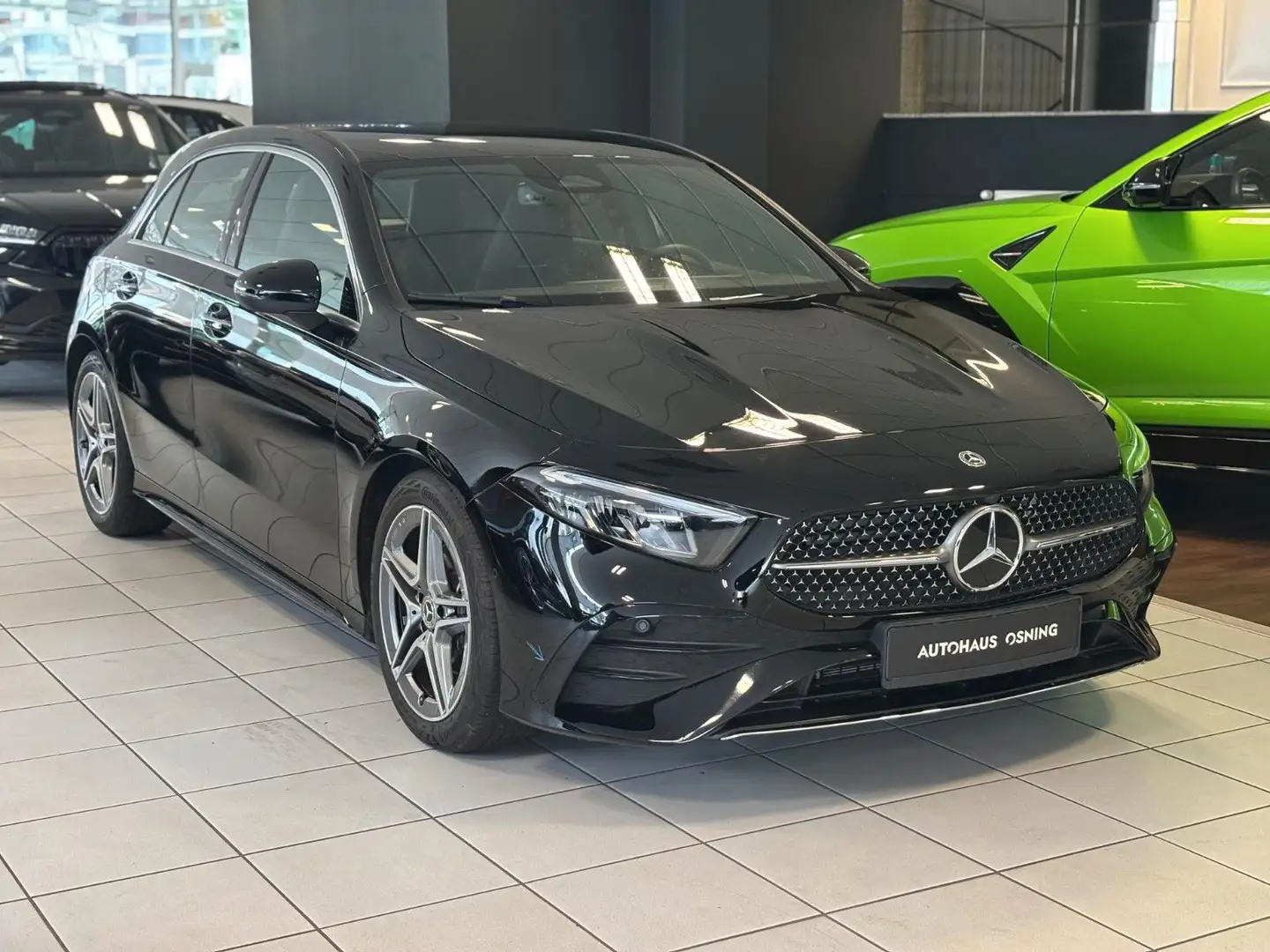 Mercedes-Benz A 200 AMG LINE LED KAMERA NAVI CARPLAY Schwarz - 1