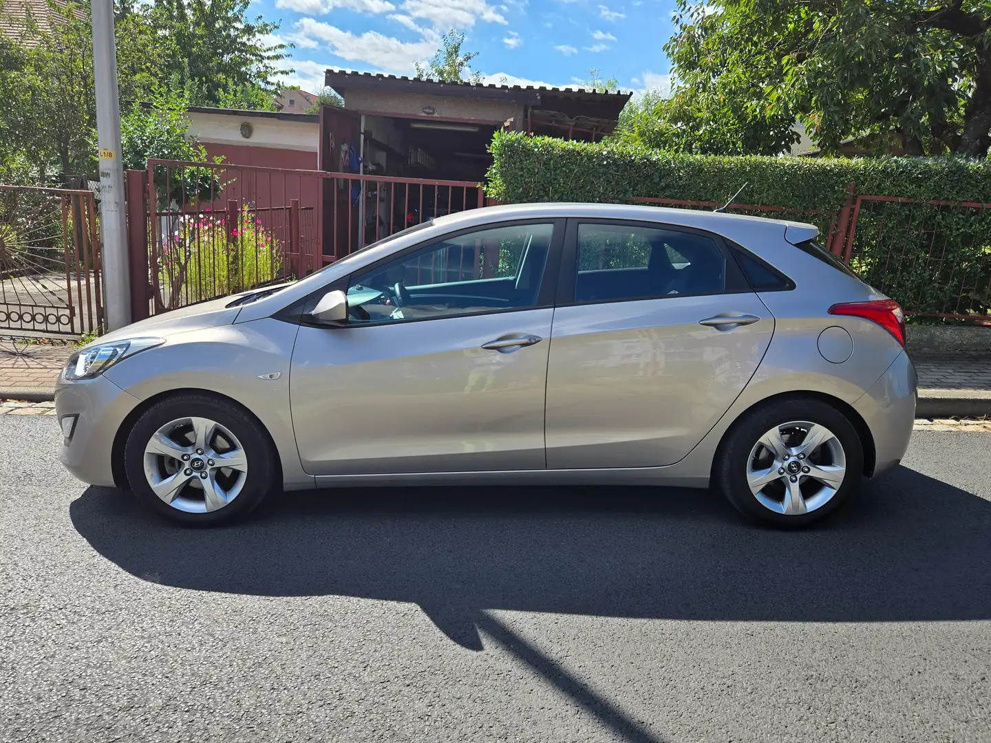 Hyundai i30 i30 blue 1.6 GDI DCTStyle Beige - 1