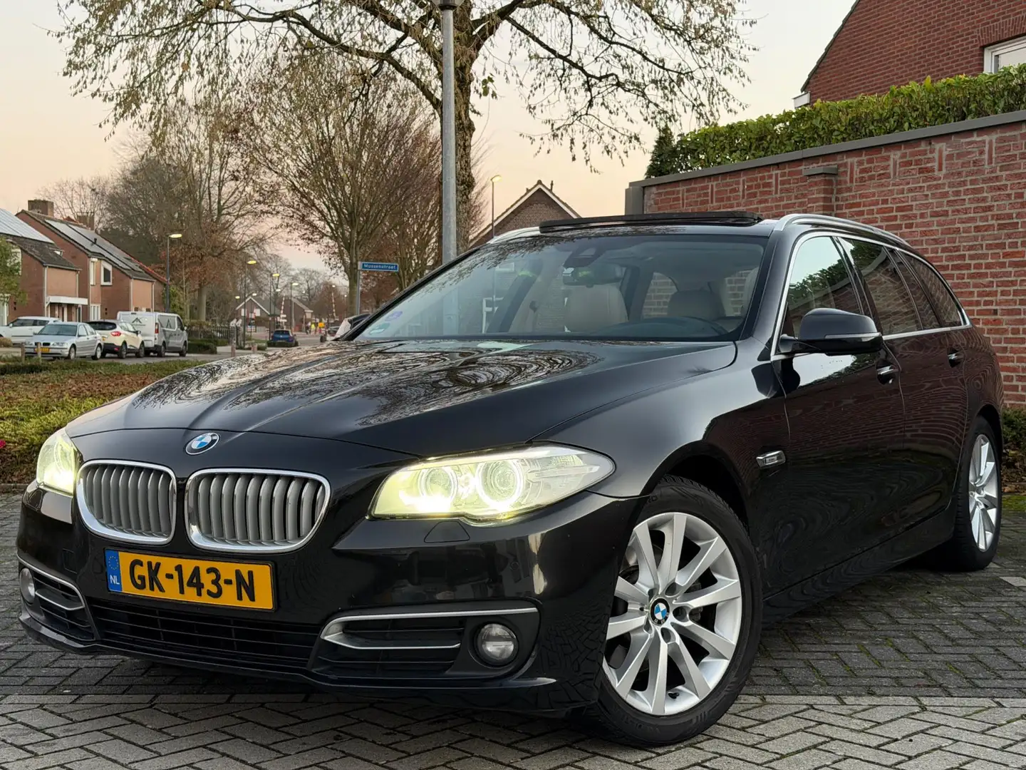 BMW 520 5-serie Touring 520i High Executive NAVI PANO TREK Noir - 2