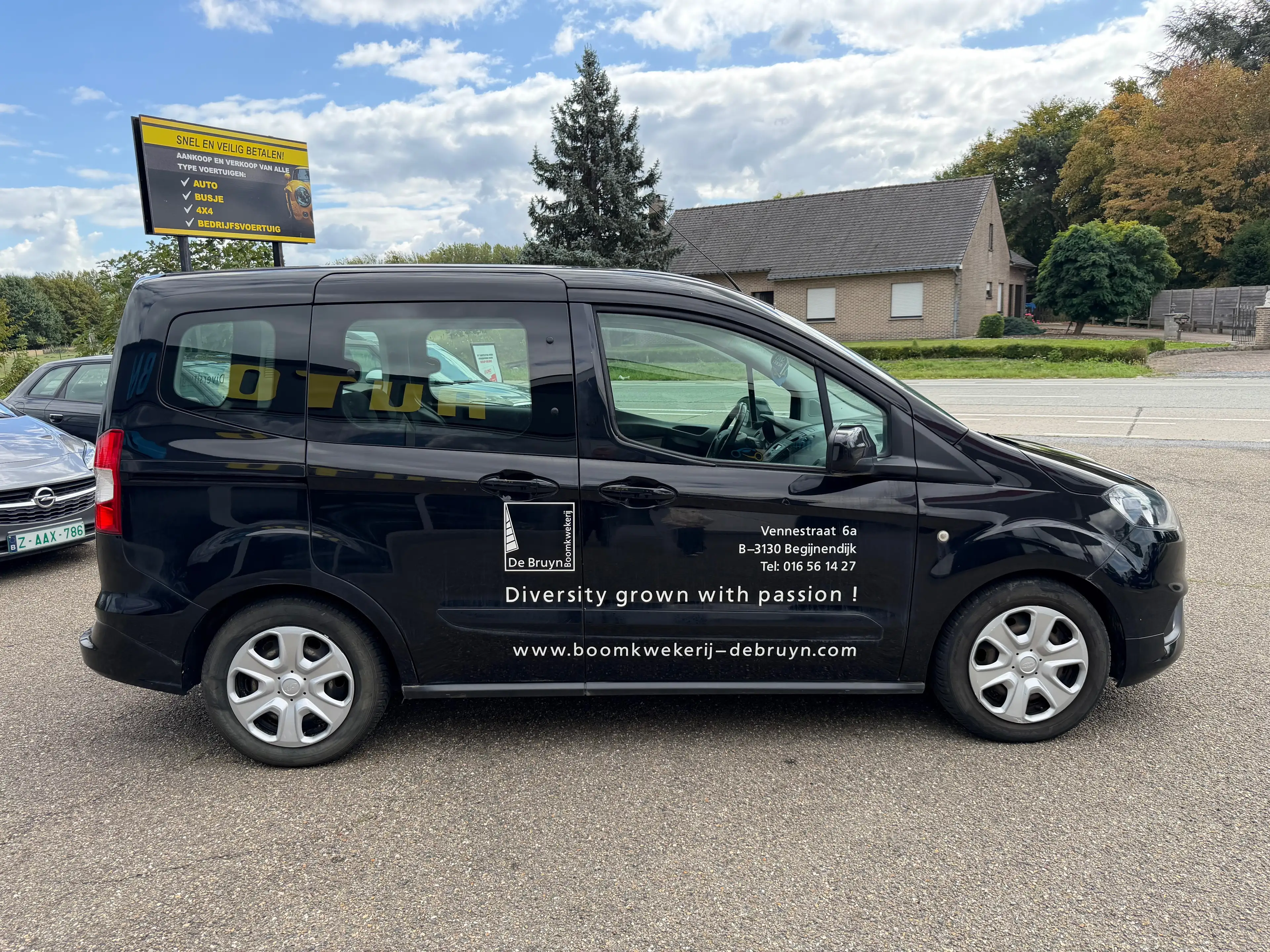Ford Tourneo Courier 1.5 TDCi Ambiente — photo 4