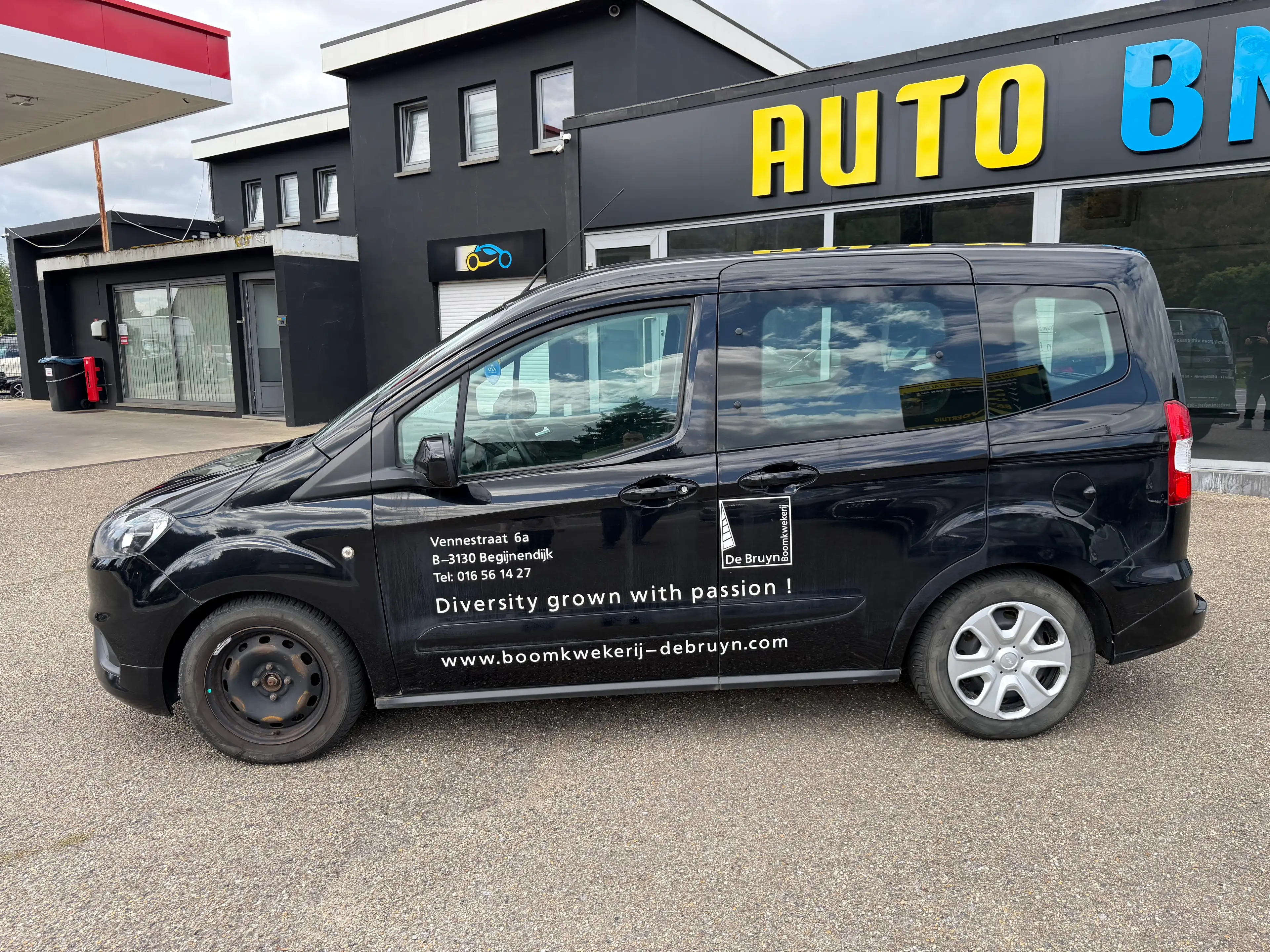 Ford Tourneo Courier 1.5 TDCi Ambiente — photo 8