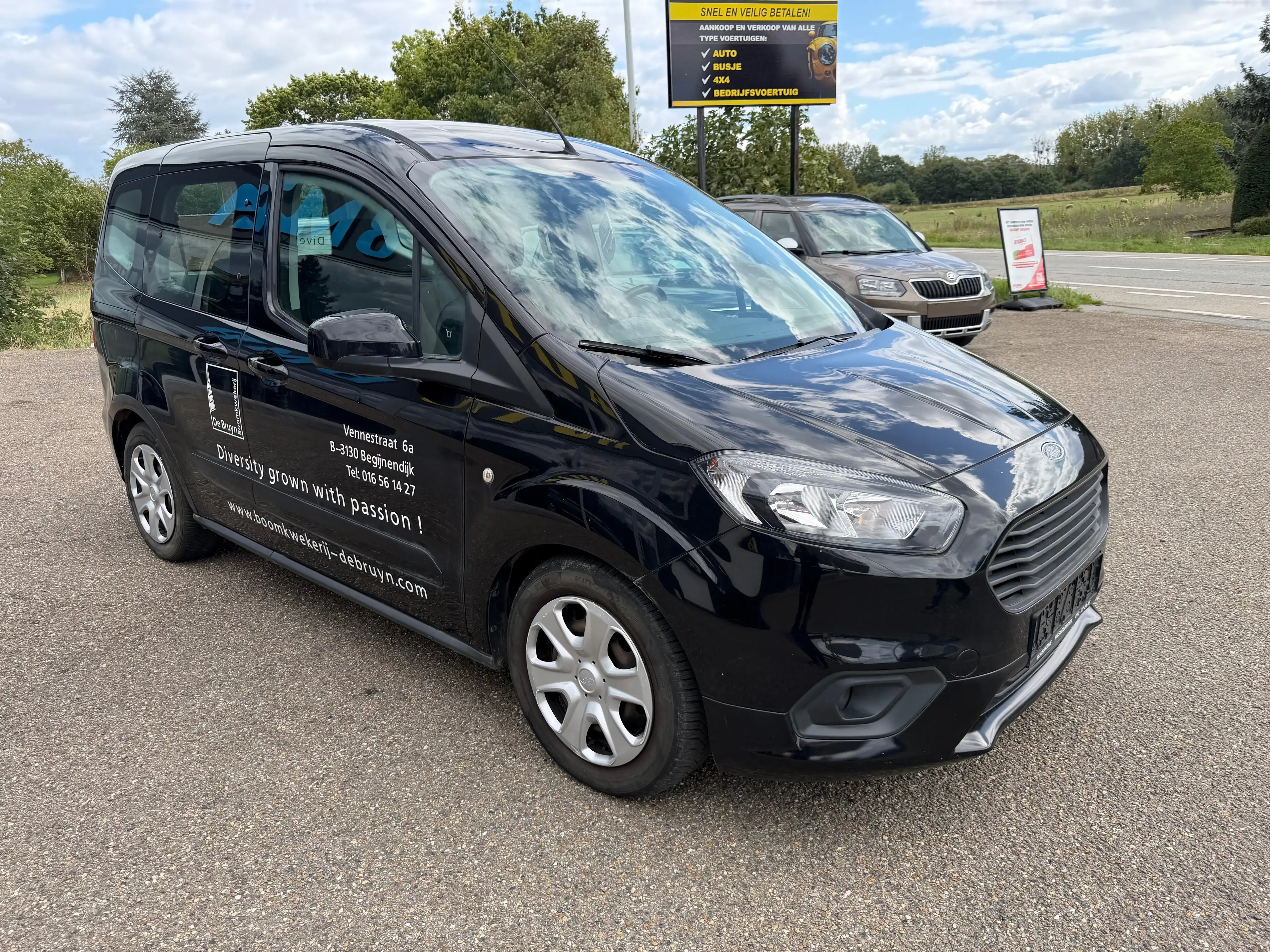 Ford Tourneo Courier 1.5 TDCi Ambiente — photo 3