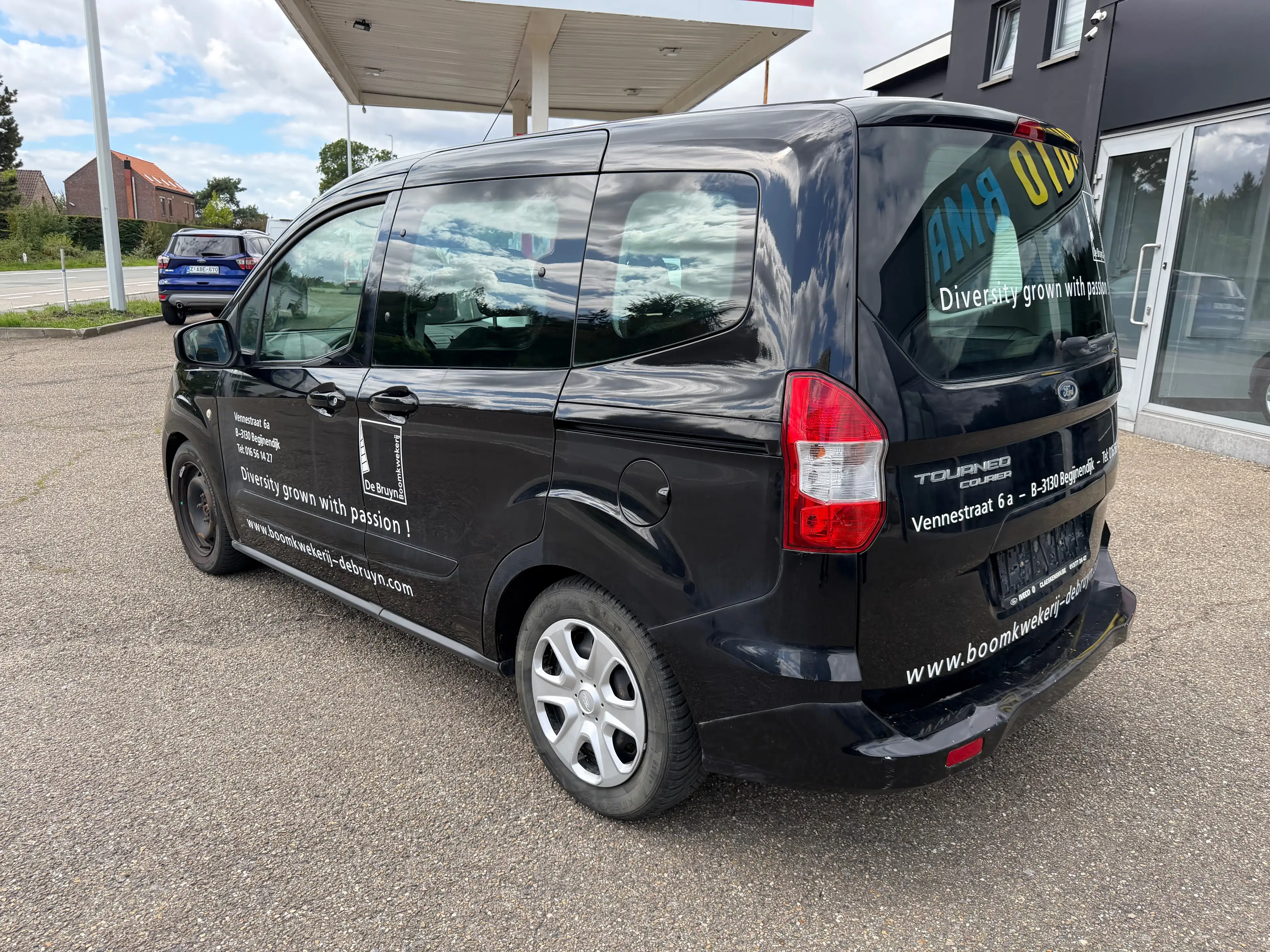 Ford Tourneo Courier 1.5 TDCi Ambiente — photo 7