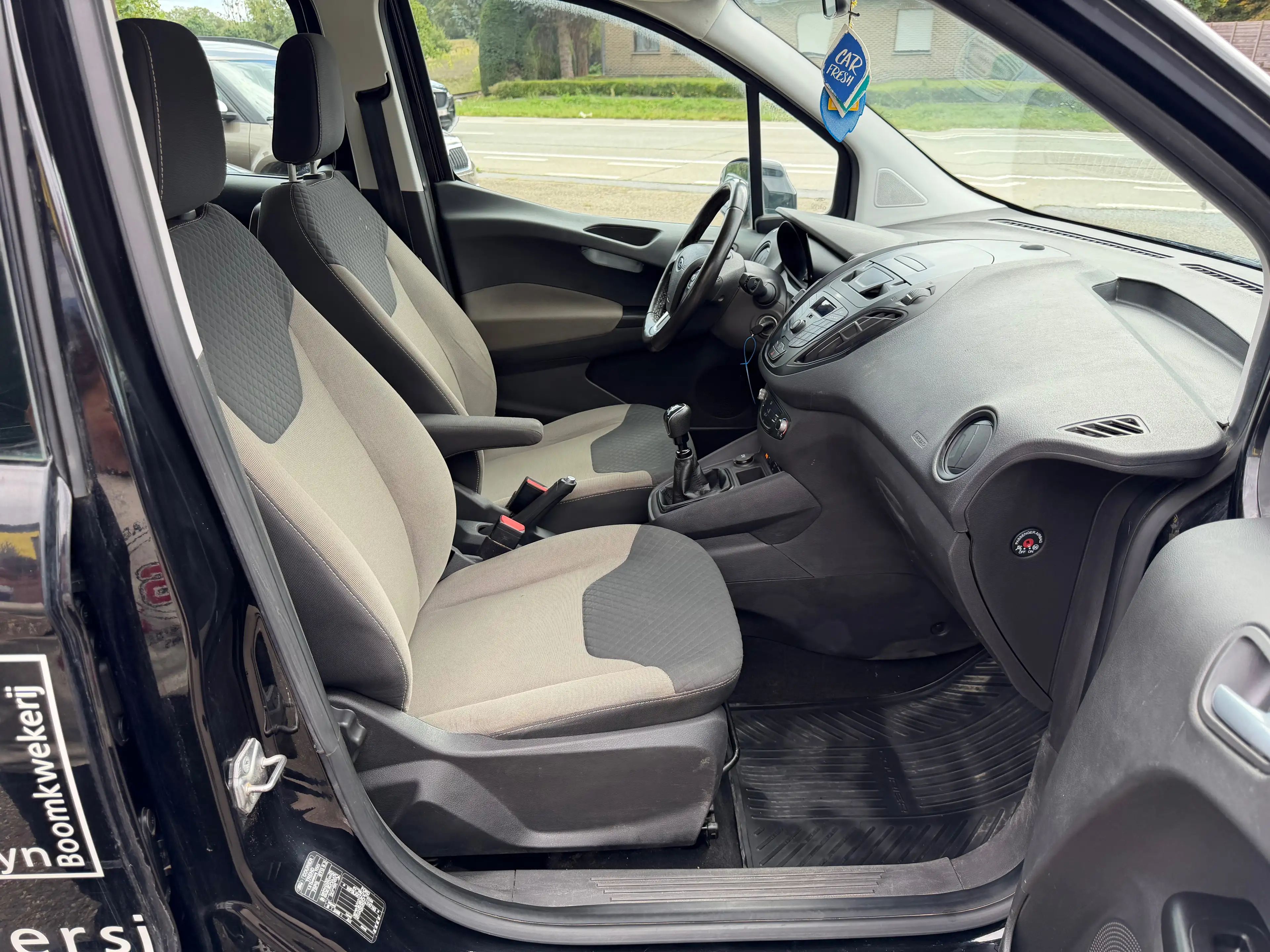 Ford Tourneo Courier 1.5 TDCi Ambiente — photo 12