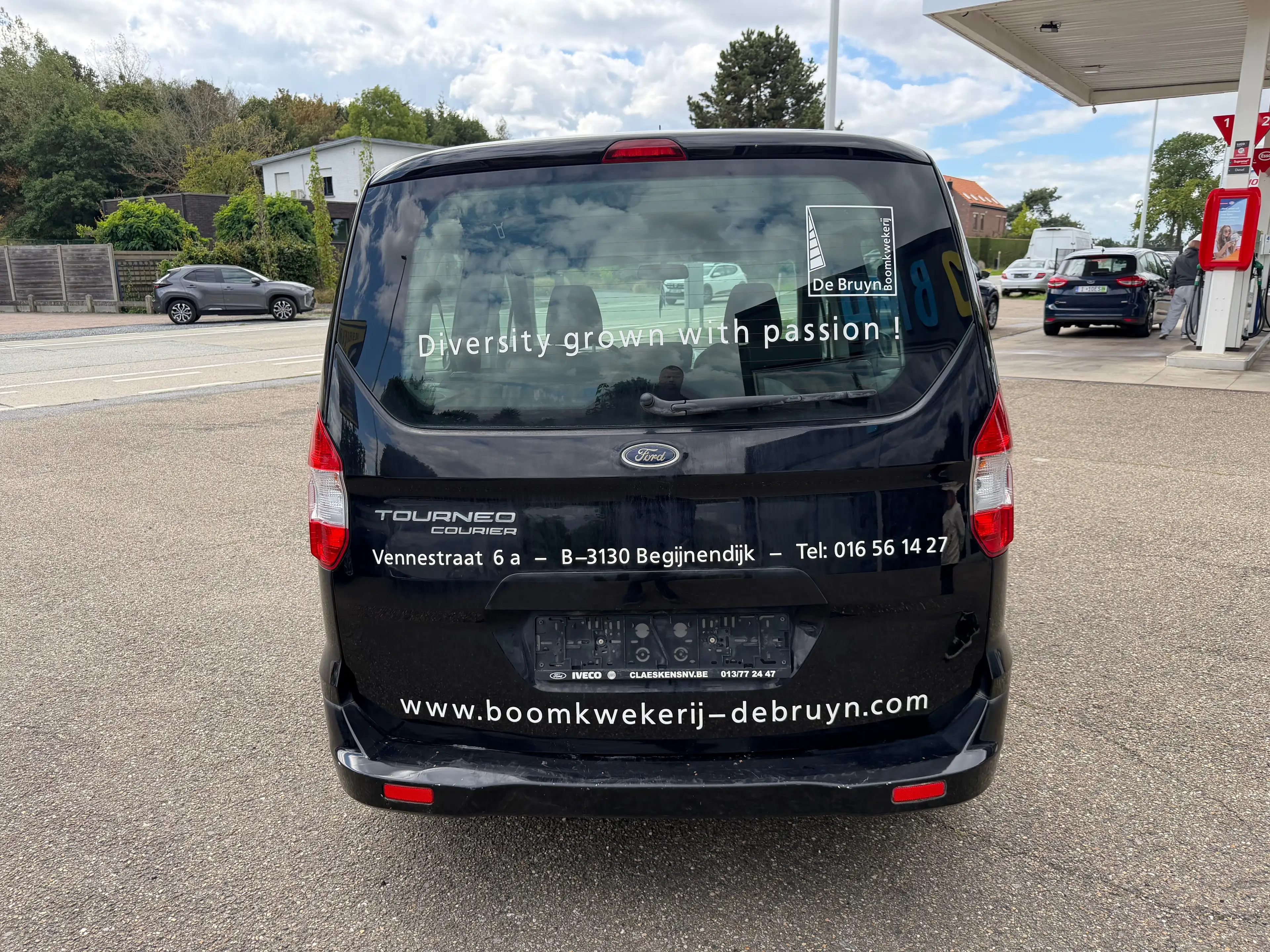 Ford Tourneo Courier 1.5 TDCi Ambiente — photo 6