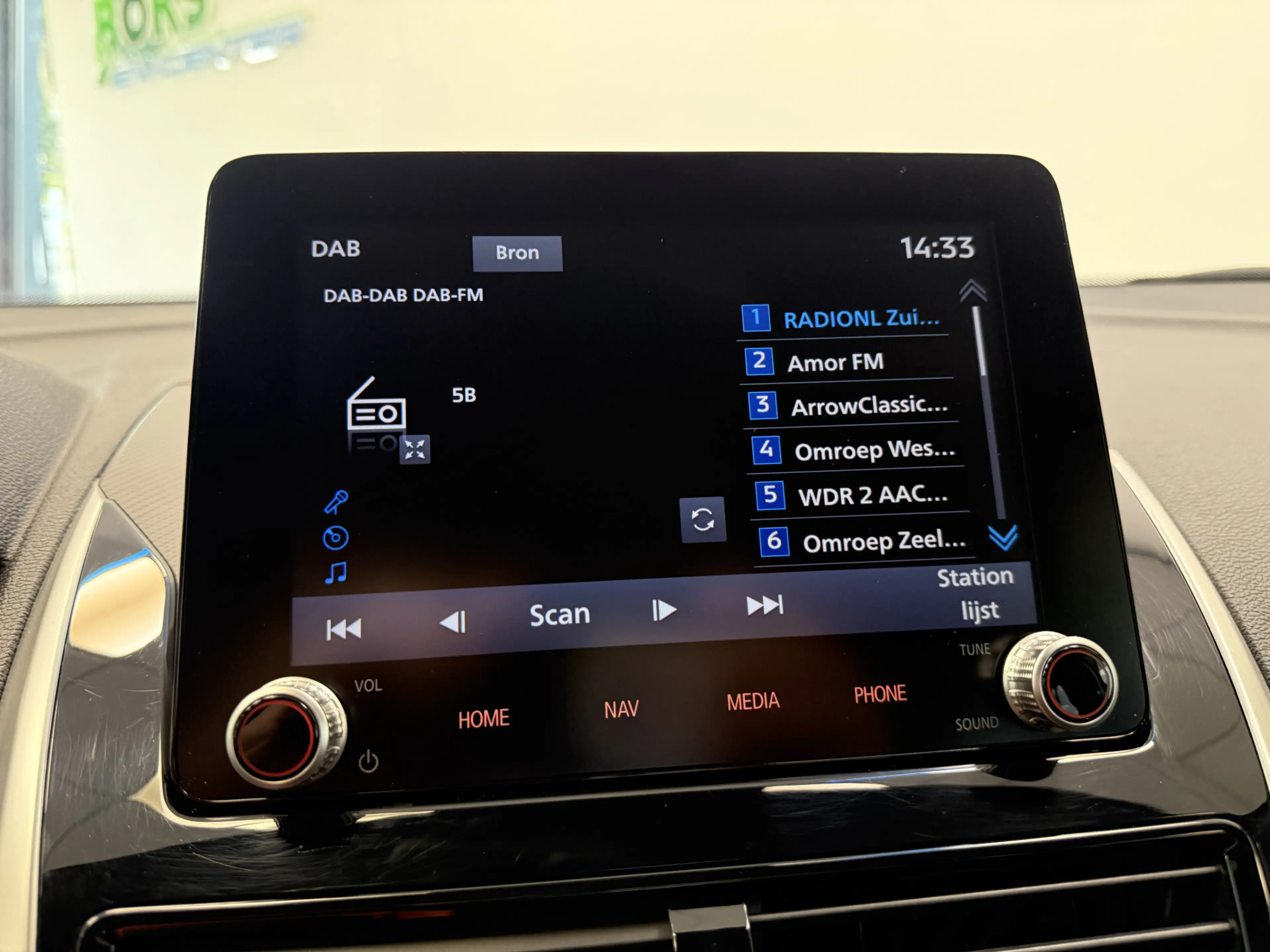 Mitsubishi Eclipse Cross 2.4 PHEV 4WD Business Executive Adaptive-Cruise Tr — photo 18