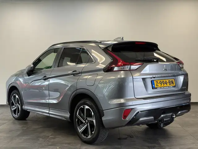 Mitsubishi Eclipse Cross view 3