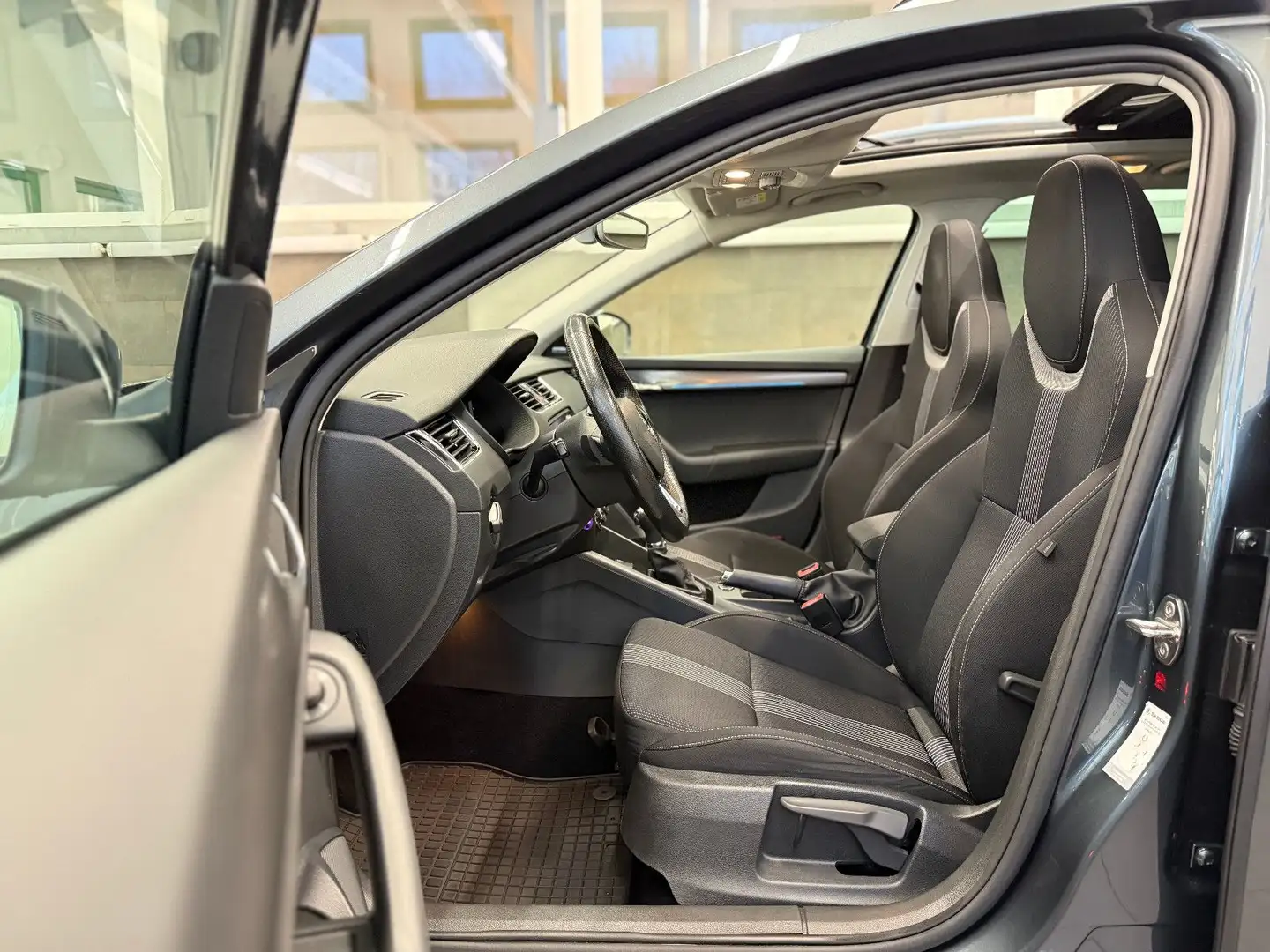 Skoda Octavia Combi LED KAMERA AHK VIRTUAL NAVI Grau - 2