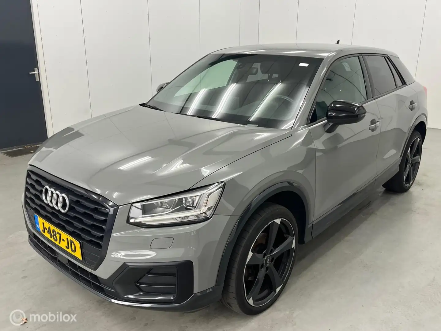 Audi Q2 35 TFSI epic Leer LED CarPlay PDC 18 inch S line Gris - 2
