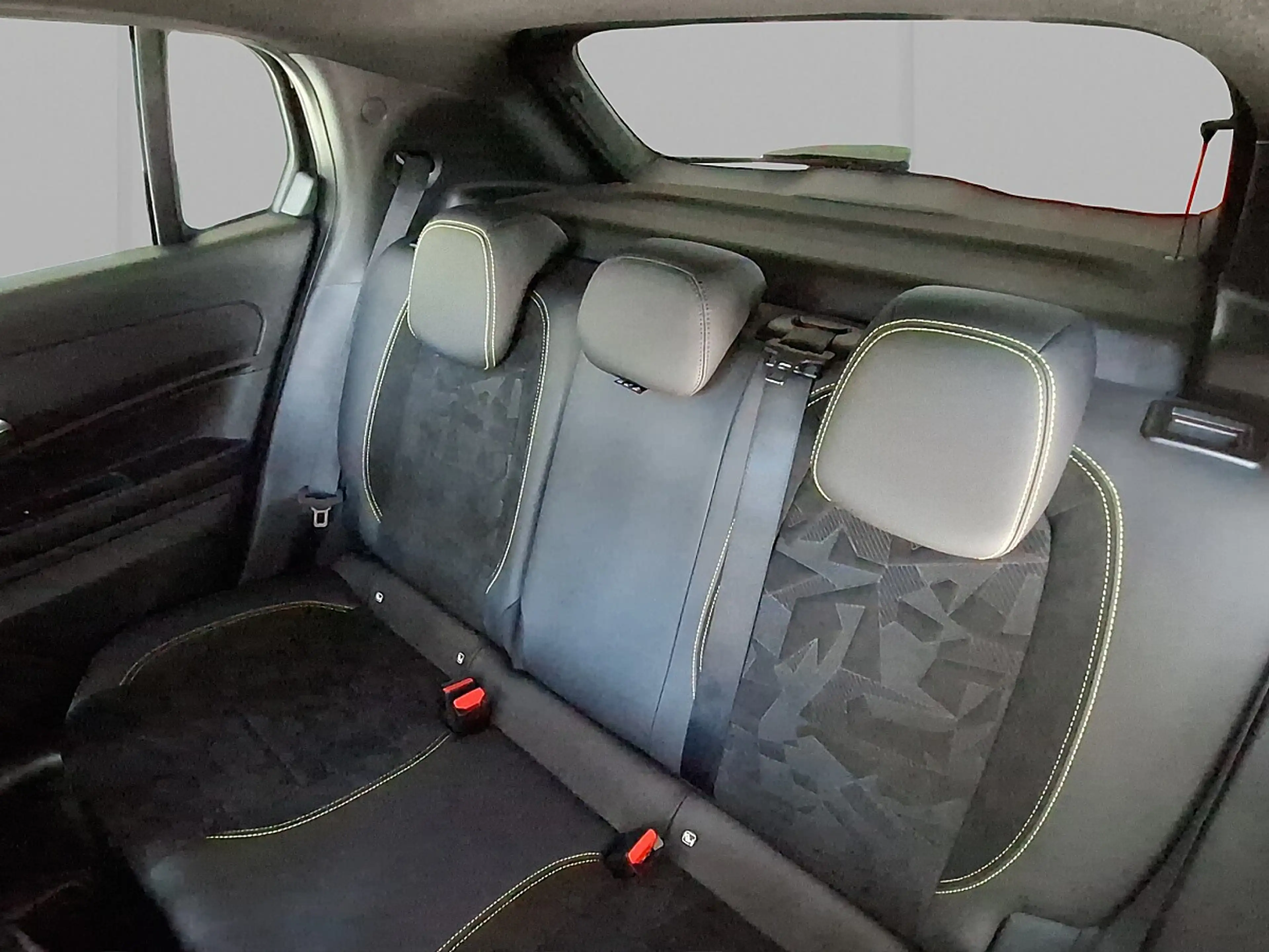 Abarth 600e Competizione 54 kWh — photo 11
