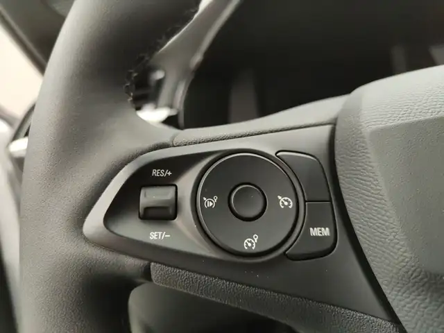 Opel Corsa view 13