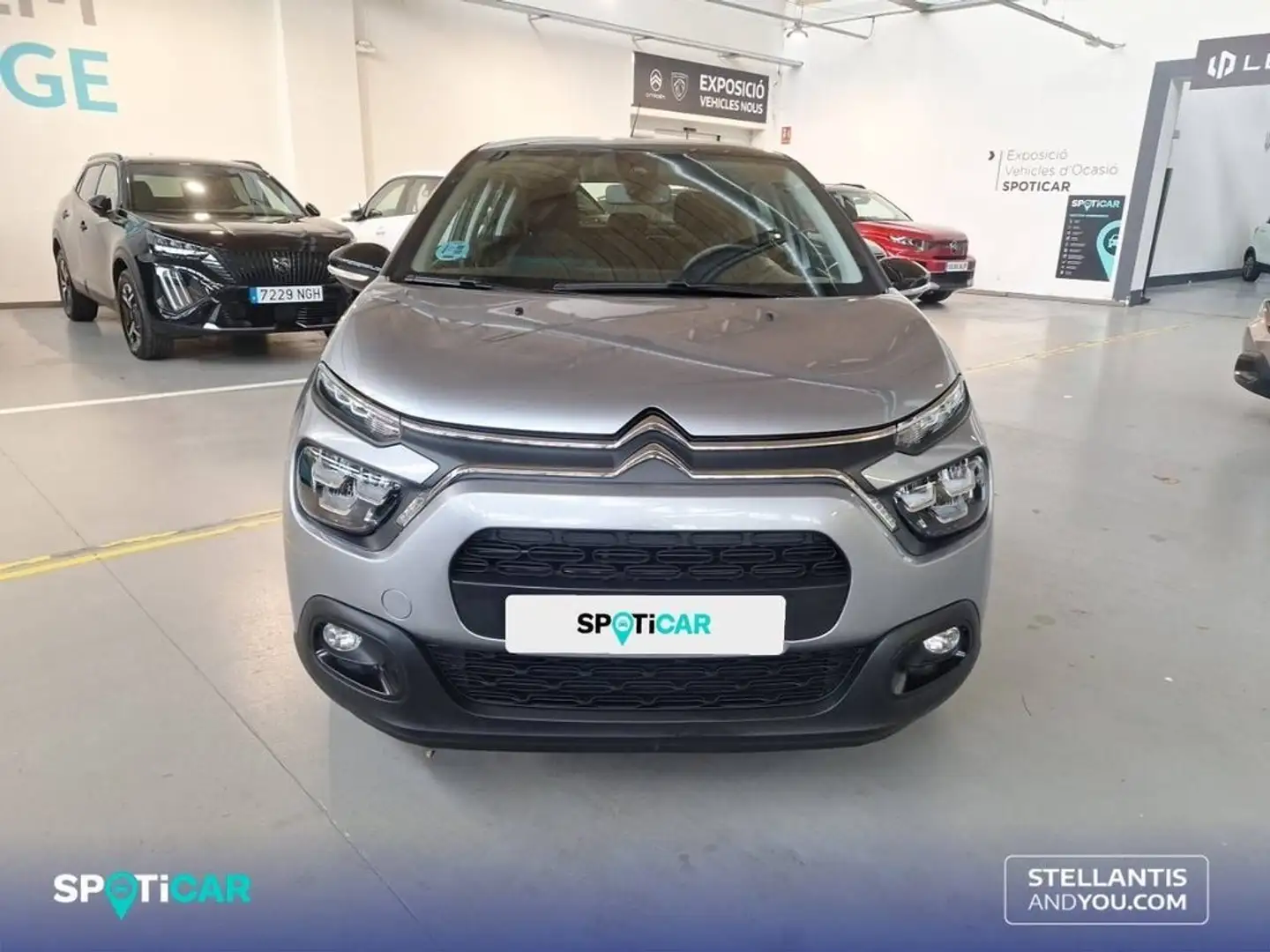 Citroen C3 1.2 PureTech S&S Feel Pack 83 Grau - 2