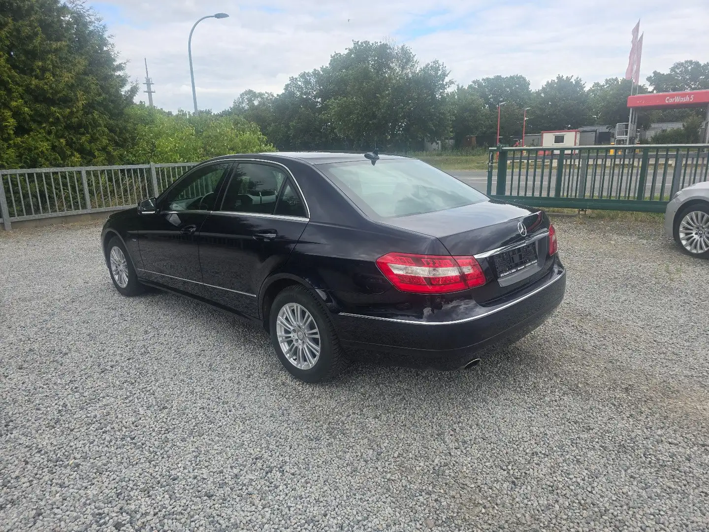 Mercedes-Benz E 200 E -Klasse Lim. E 200 CGI BlueEfficiency Niebieski - 2