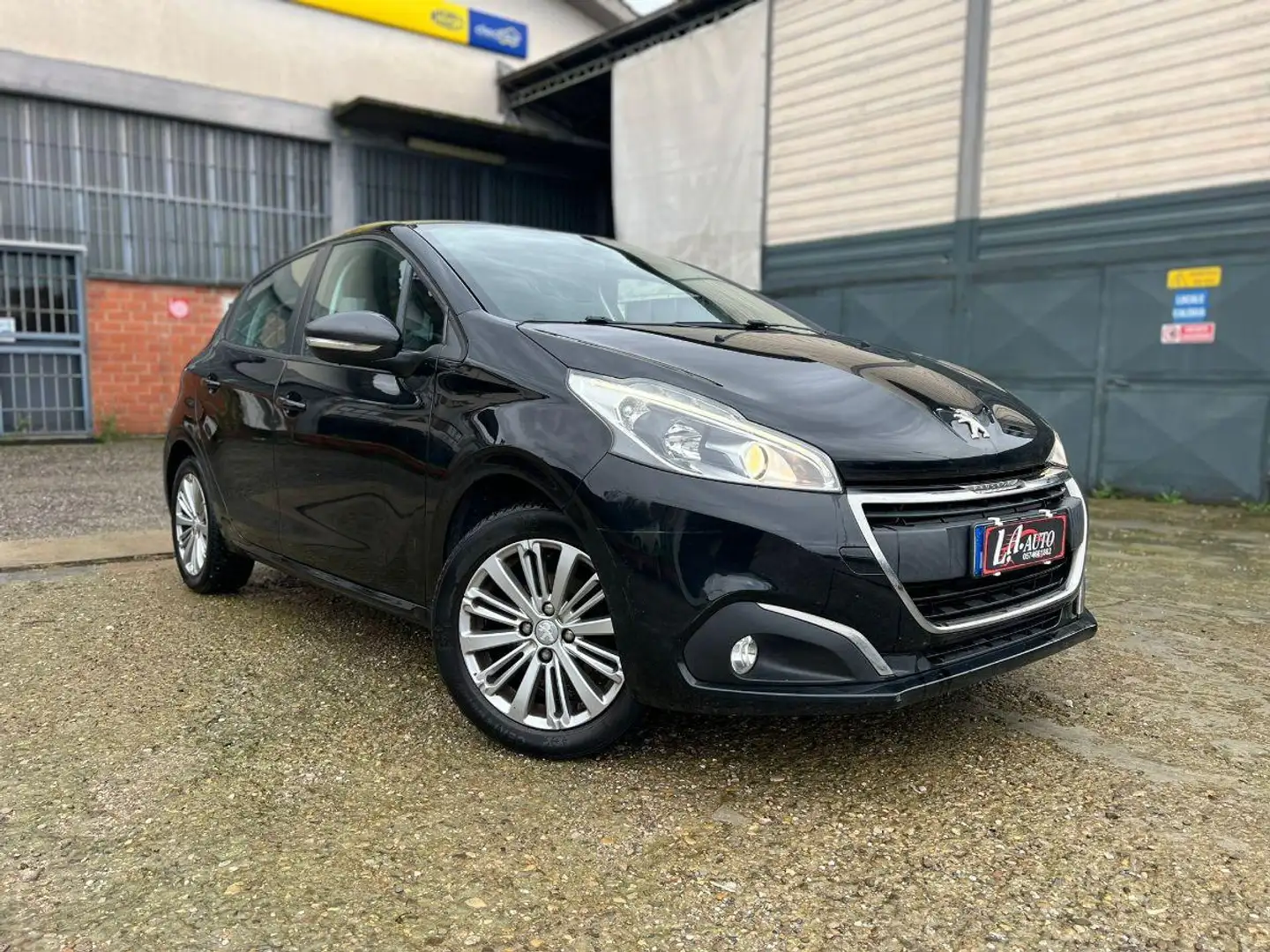 Peugeot 208 1.2 puretech Active s&s 82cv 5p neopatentati Noir - 2
