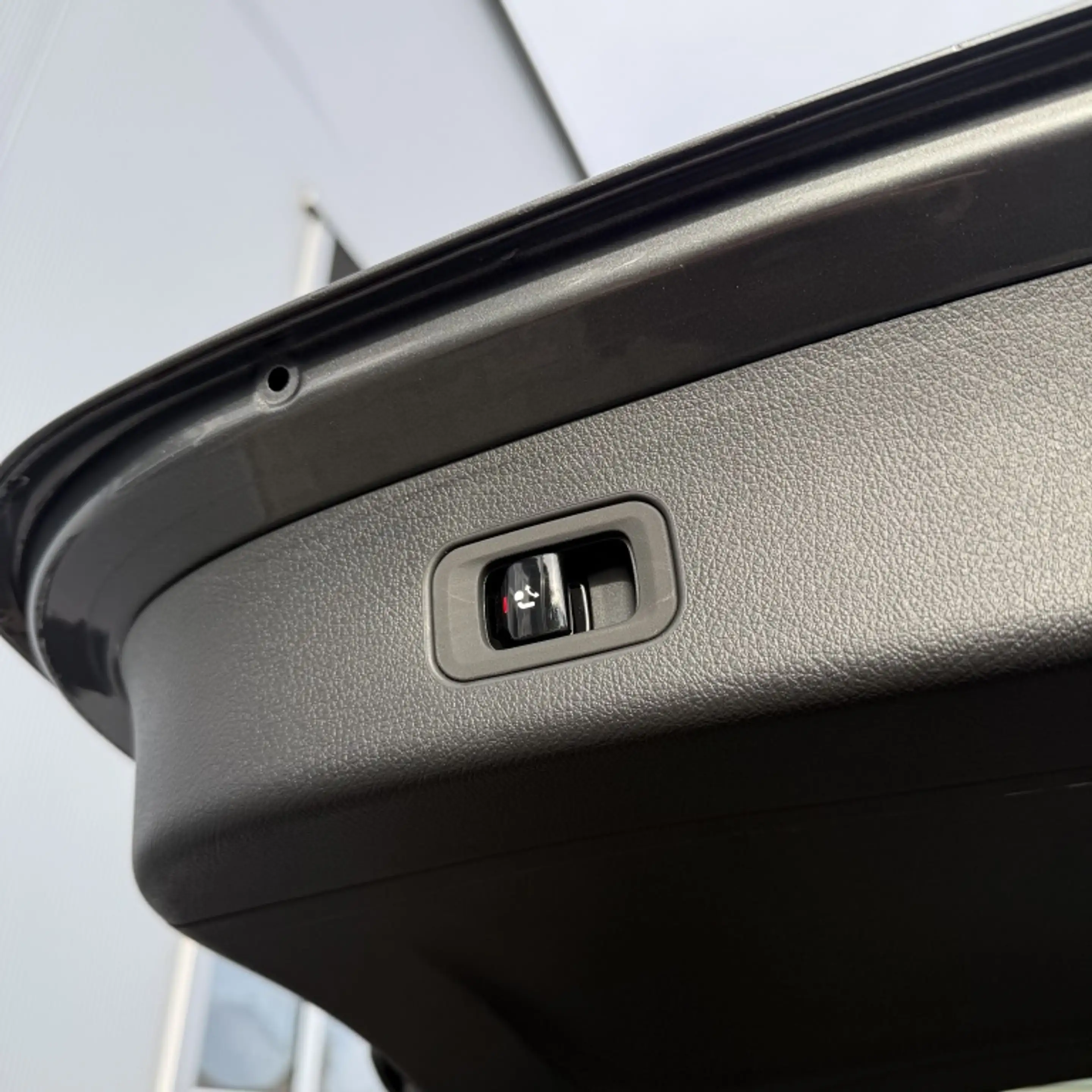 Mercedes-Benz GLC 300 MODEL"23 300e 4MATIC AMG Line *MODEL"23/CAMERA/TRE — photo 28