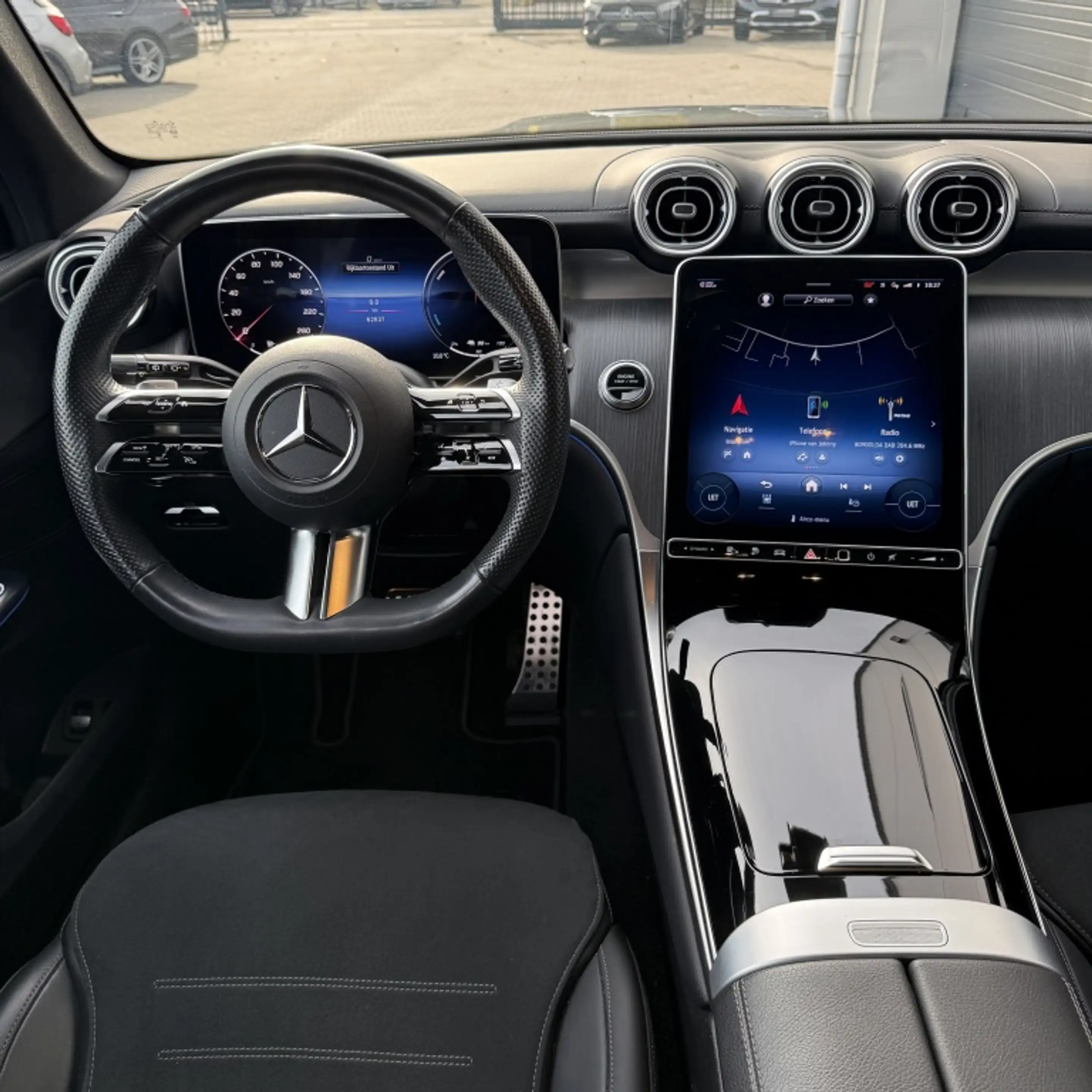 Mercedes-Benz GLC 300 MODEL"23 300e 4MATIC AMG Line *MODEL"23/CAMERA/TRE — photo 9
