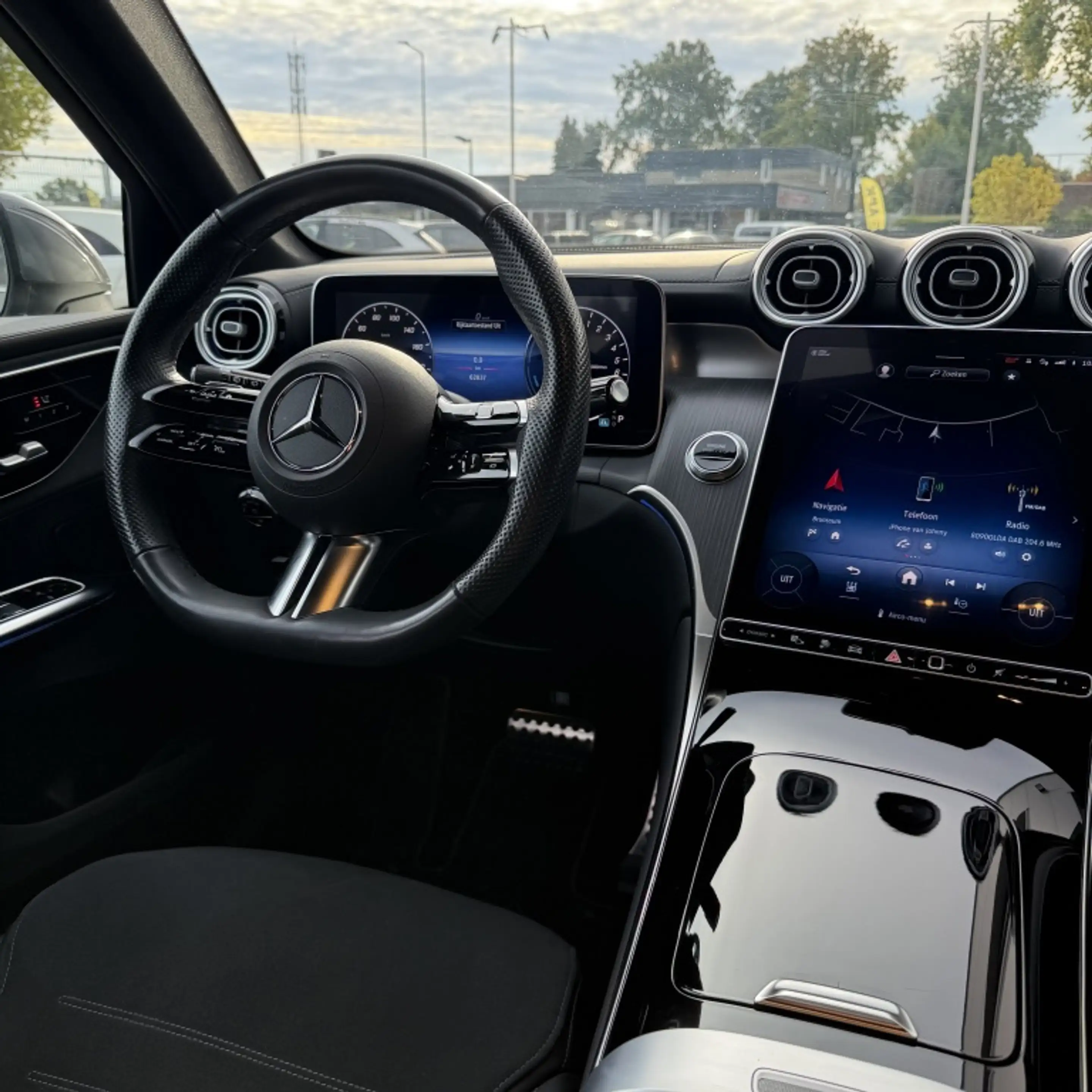 Mercedes-Benz GLC 300 MODEL"23 300e 4MATIC AMG Line *MODEL"23/CAMERA/TRE — photo 12