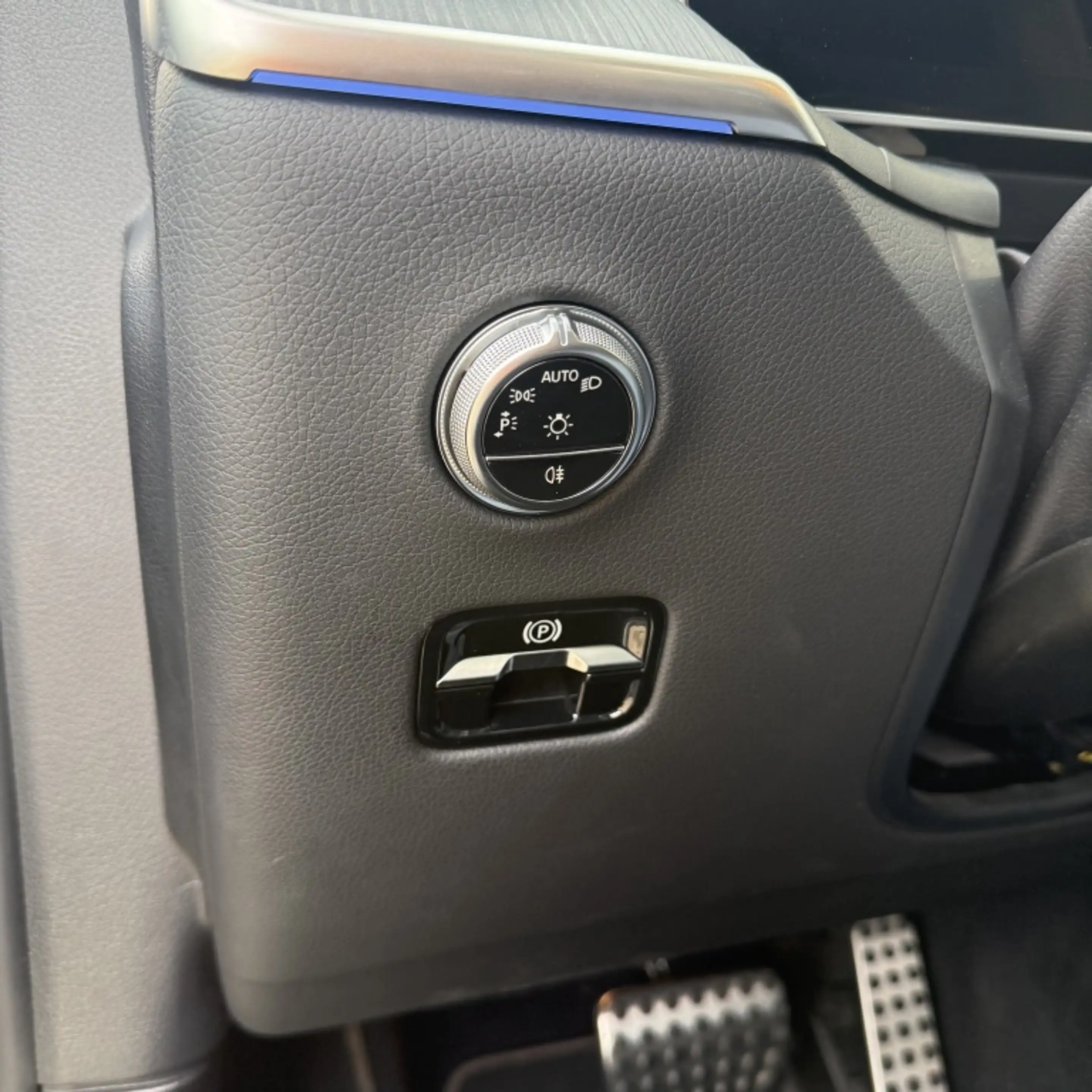 Mercedes-Benz GLC 300 MODEL"23 300e 4MATIC AMG Line *MODEL"23/CAMERA/TRE — photo 8