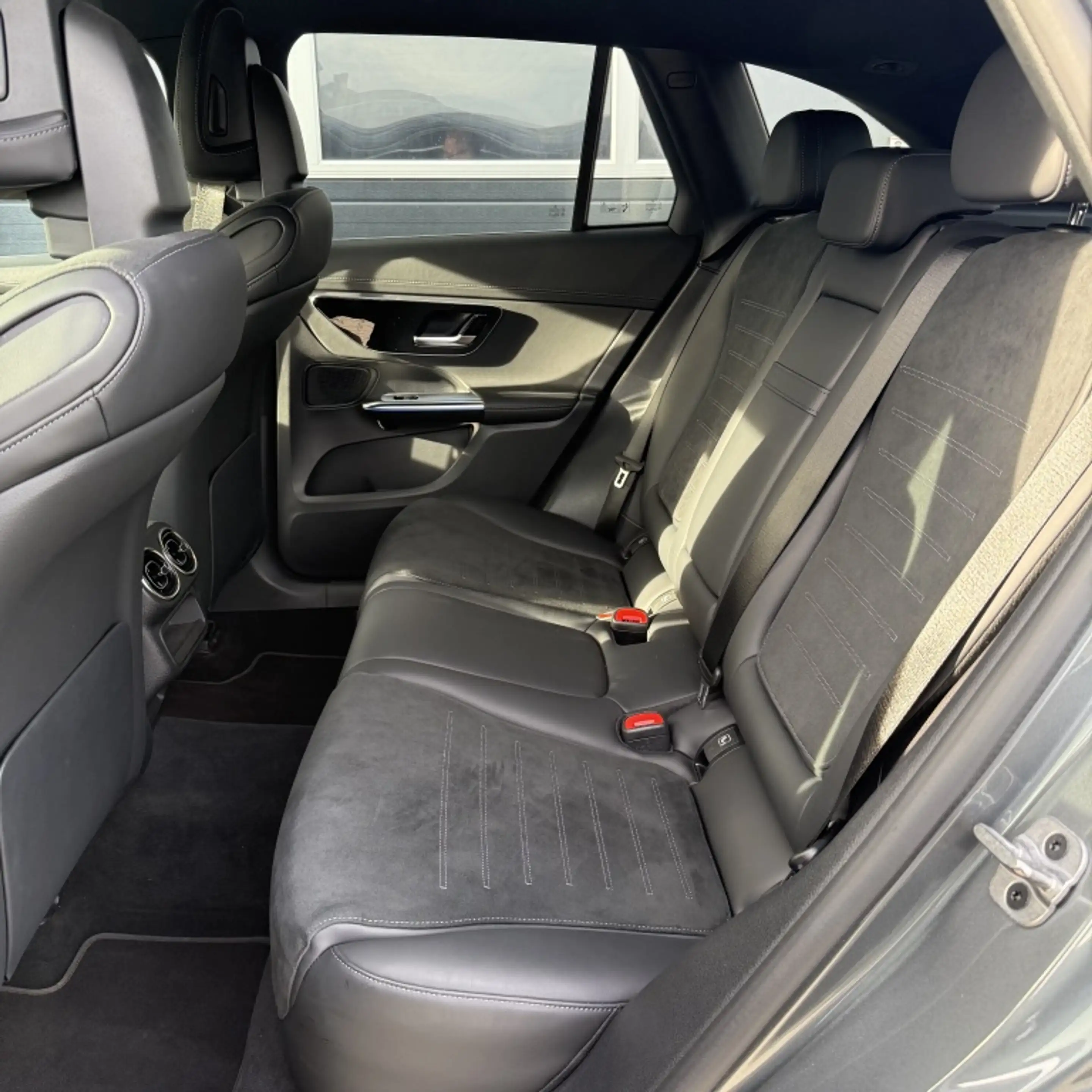 Mercedes-Benz GLC 300 MODEL"23 300e 4MATIC AMG Line *MODEL"23/CAMERA/TRE — photo 23