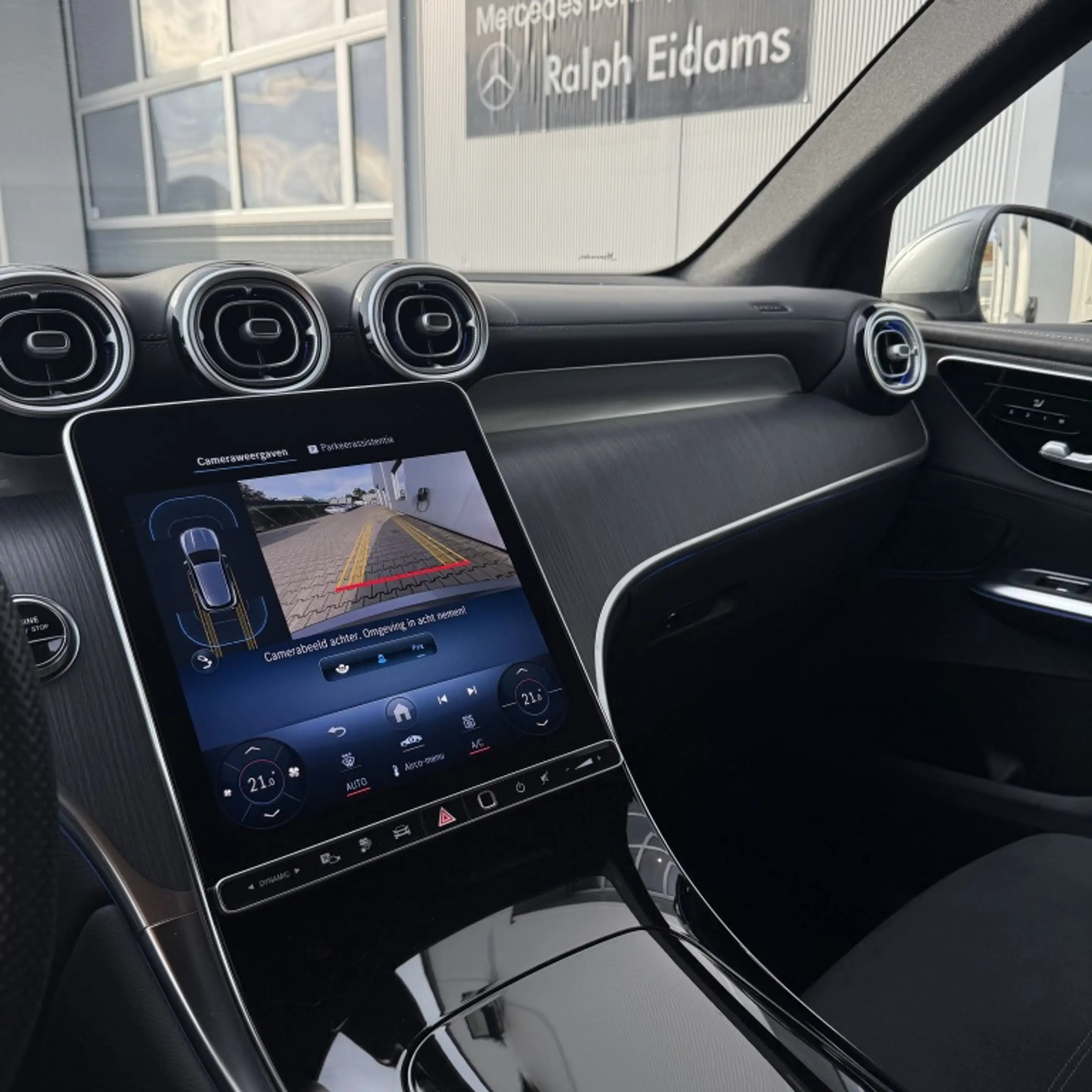 Mercedes-Benz GLC 300 MODEL"23 300e 4MATIC AMG Line *MODEL"23/CAMERA/TRE — photo 15