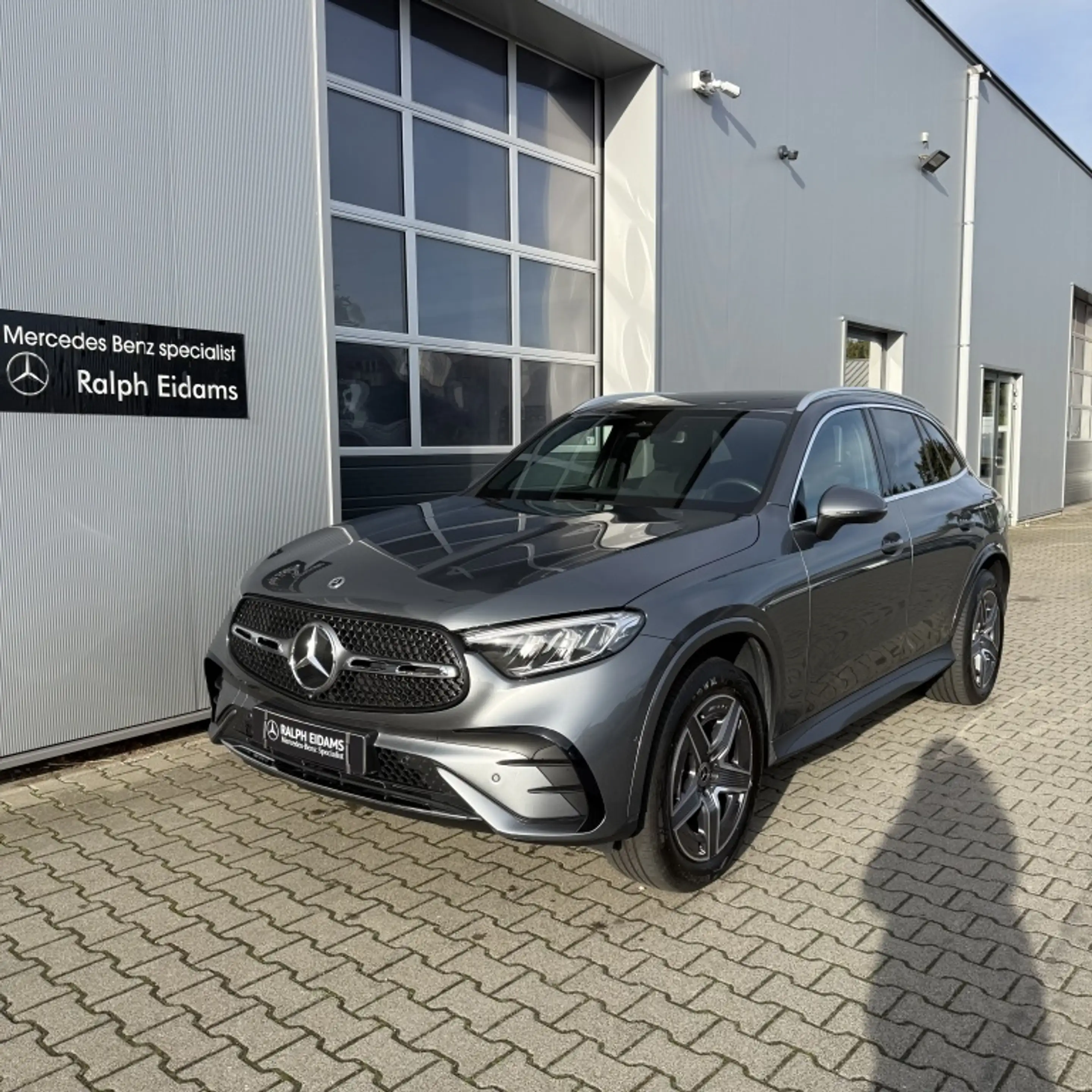 Mercedes-Benz GLC 300 MODEL"23 300e 4MATIC AMG Line *MODEL"23/CAMERA/TRE