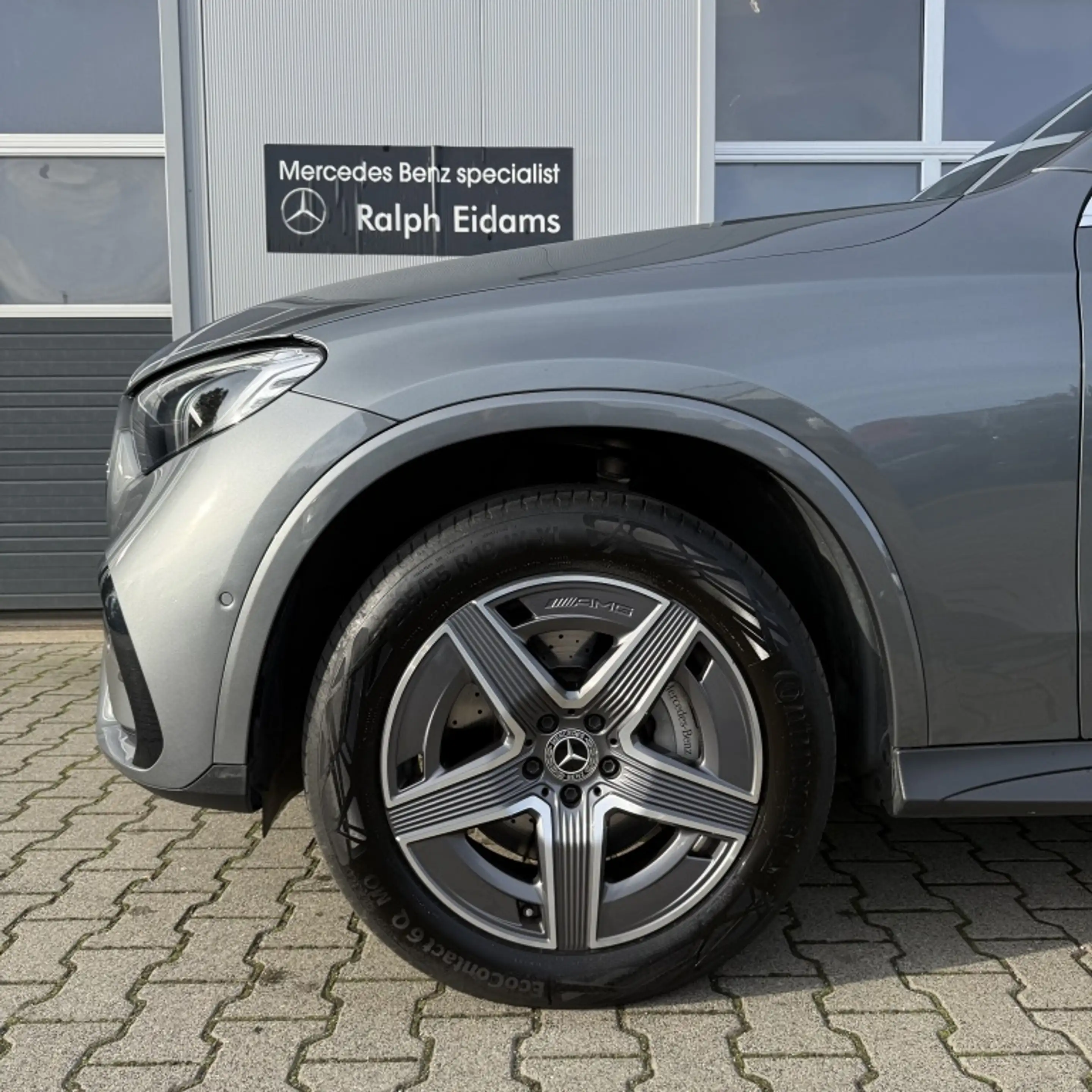 Mercedes-Benz GLC 300 MODEL"23 300e 4MATIC AMG Line *MODEL"23/CAMERA/TRE — photo 4