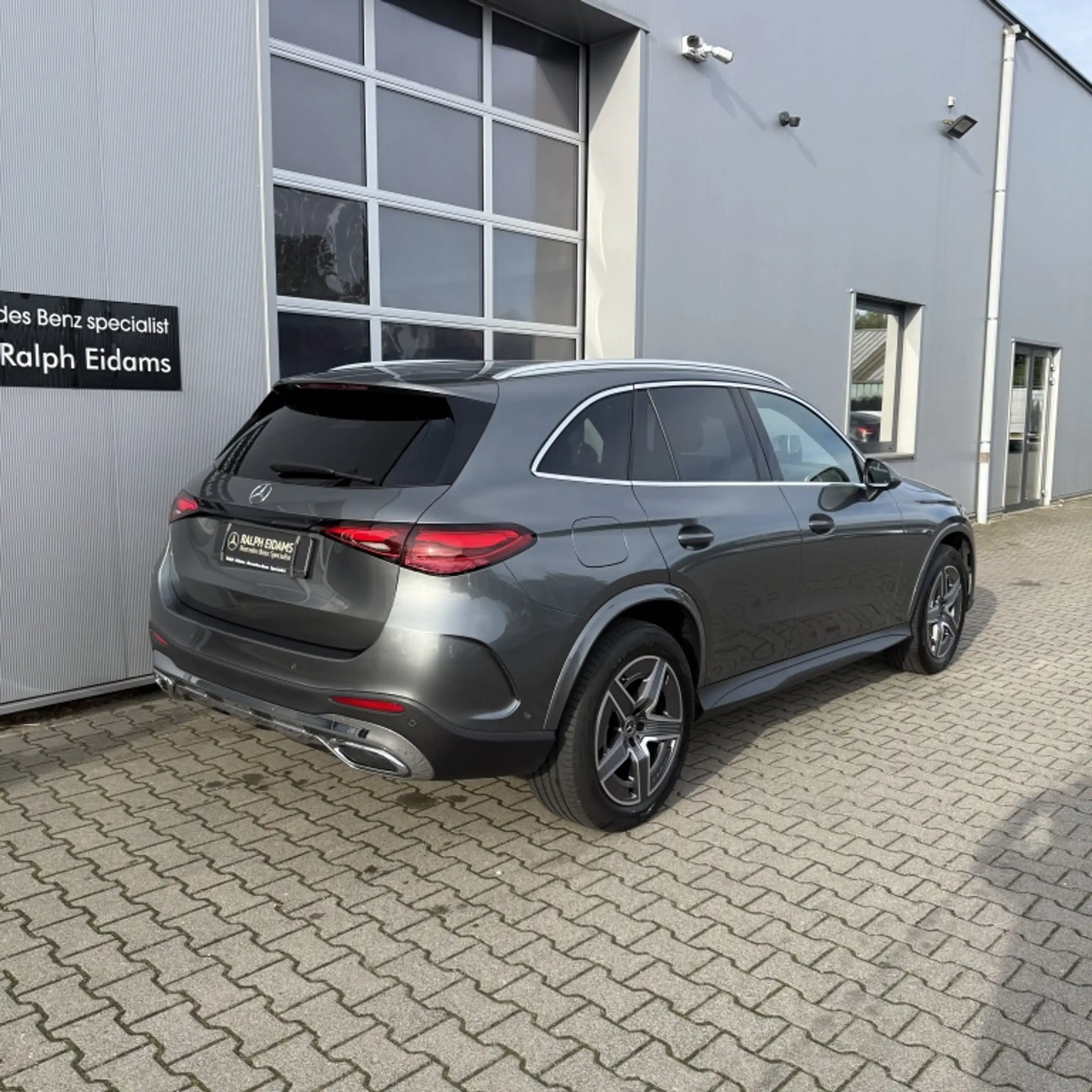 Mercedes-Benz GLC 300 MODEL"23 300e 4MATIC AMG Line *MODEL"23/CAMERA/TRE — photo 32