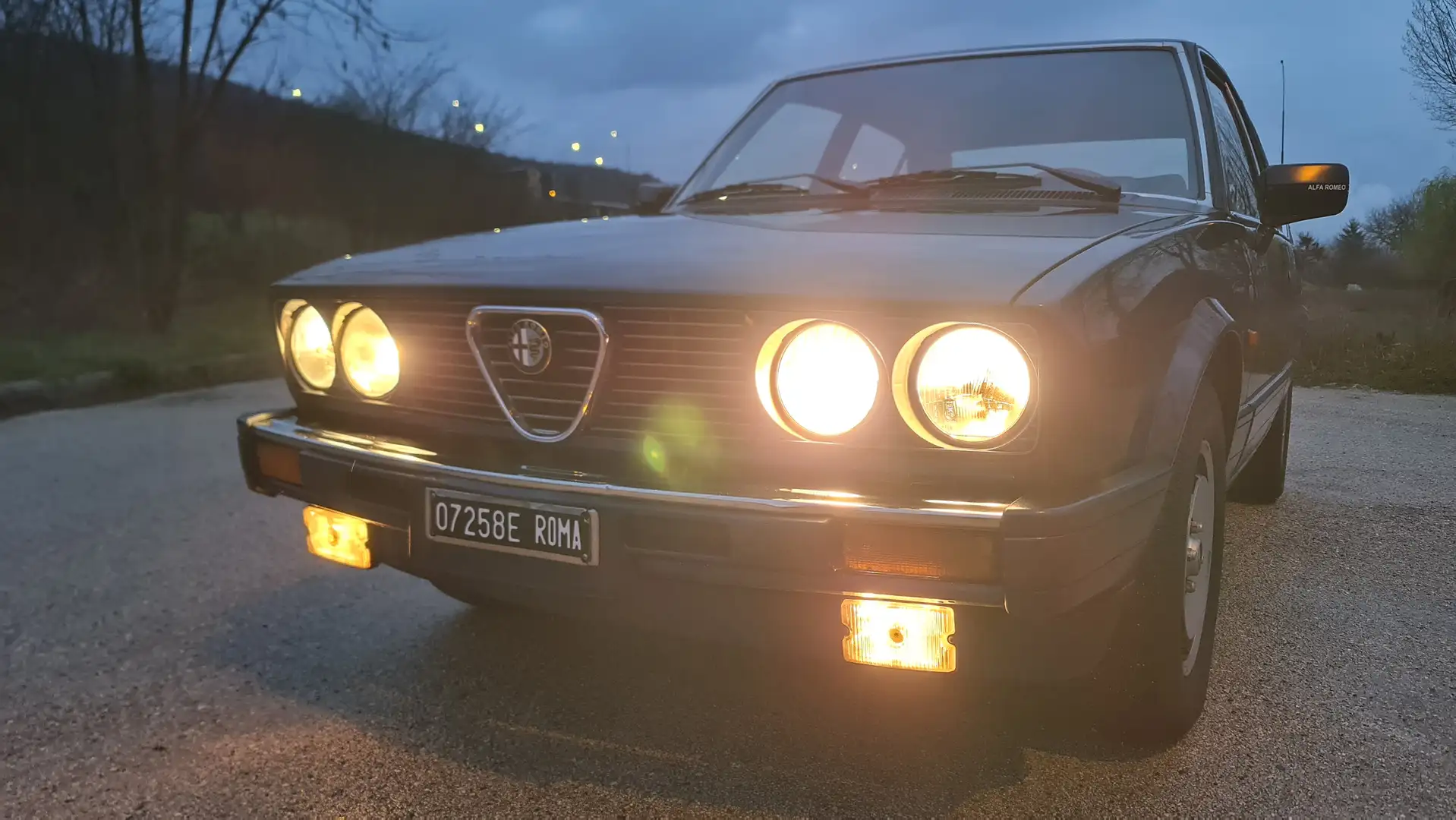 Alfa Romeo Alfetta Alfetta 2.0i Quadrifoglio Oro Azul - 1