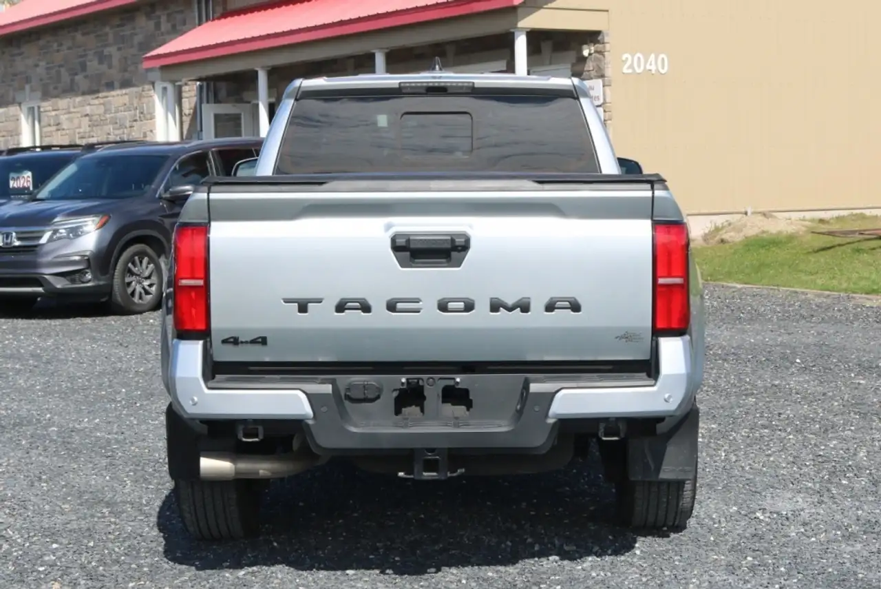Toyota Tacoma снимка Toyota Tacoma