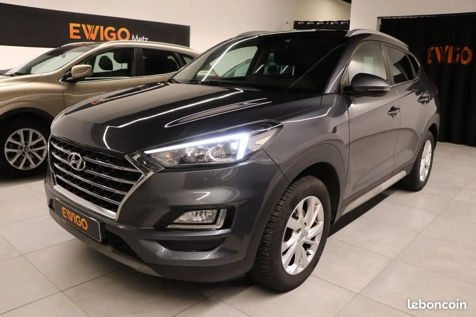 Hyundai TUCSON 1.6 crdi 115 business 2wd Gris - 1