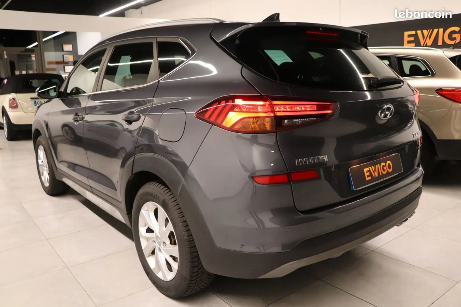 Hyundai TUCSON 1.6 crdi 115 business 2wd Gris - 2